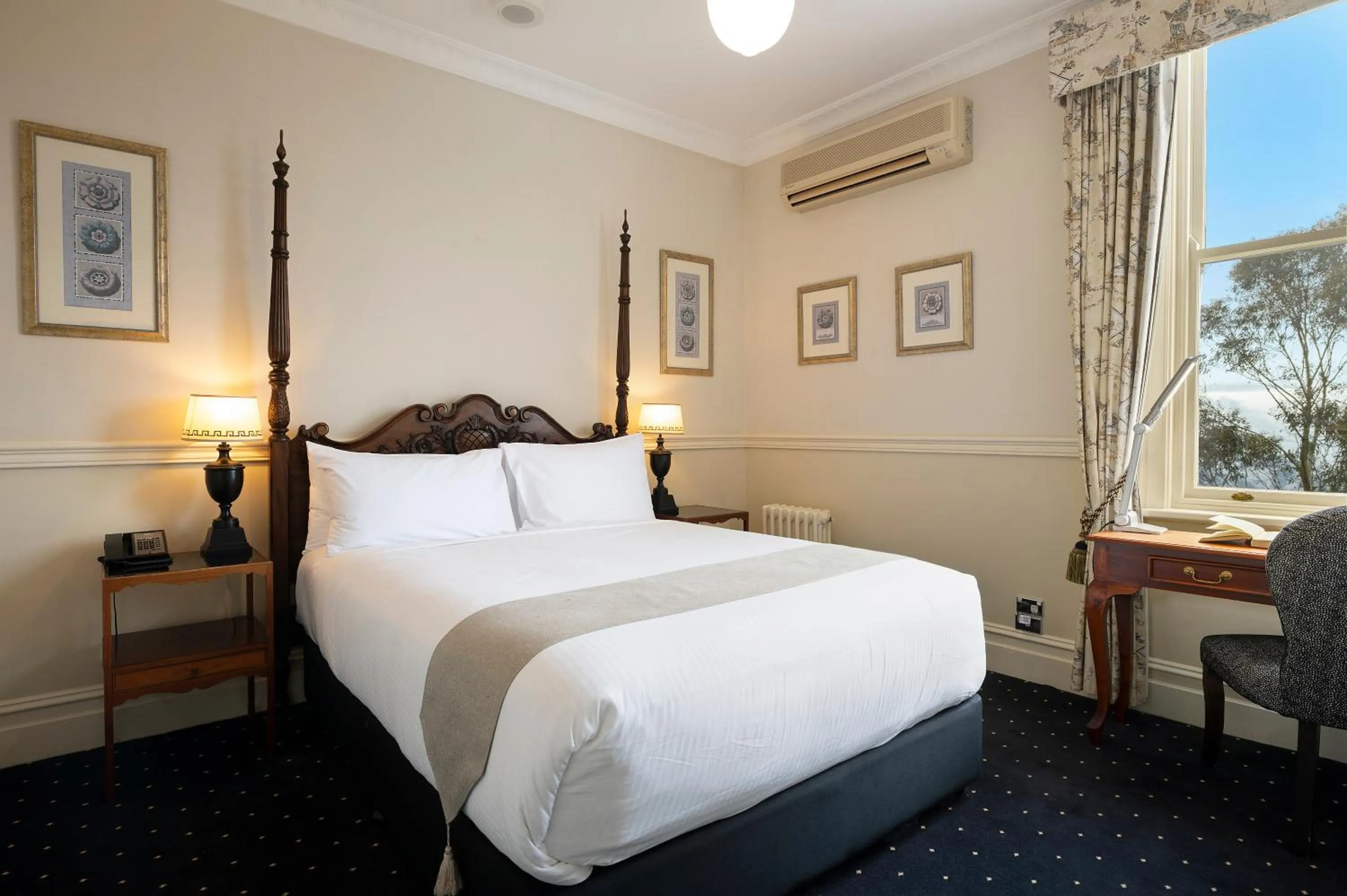 Bedroom, Bed in Hydro Majestic Blue Mountains