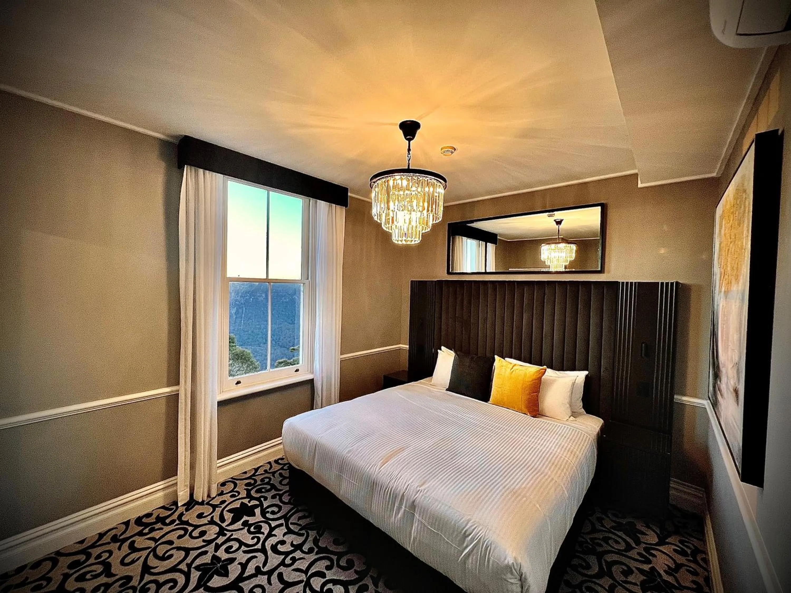 Bedroom, Bed in Hydro Majestic Blue Mountains