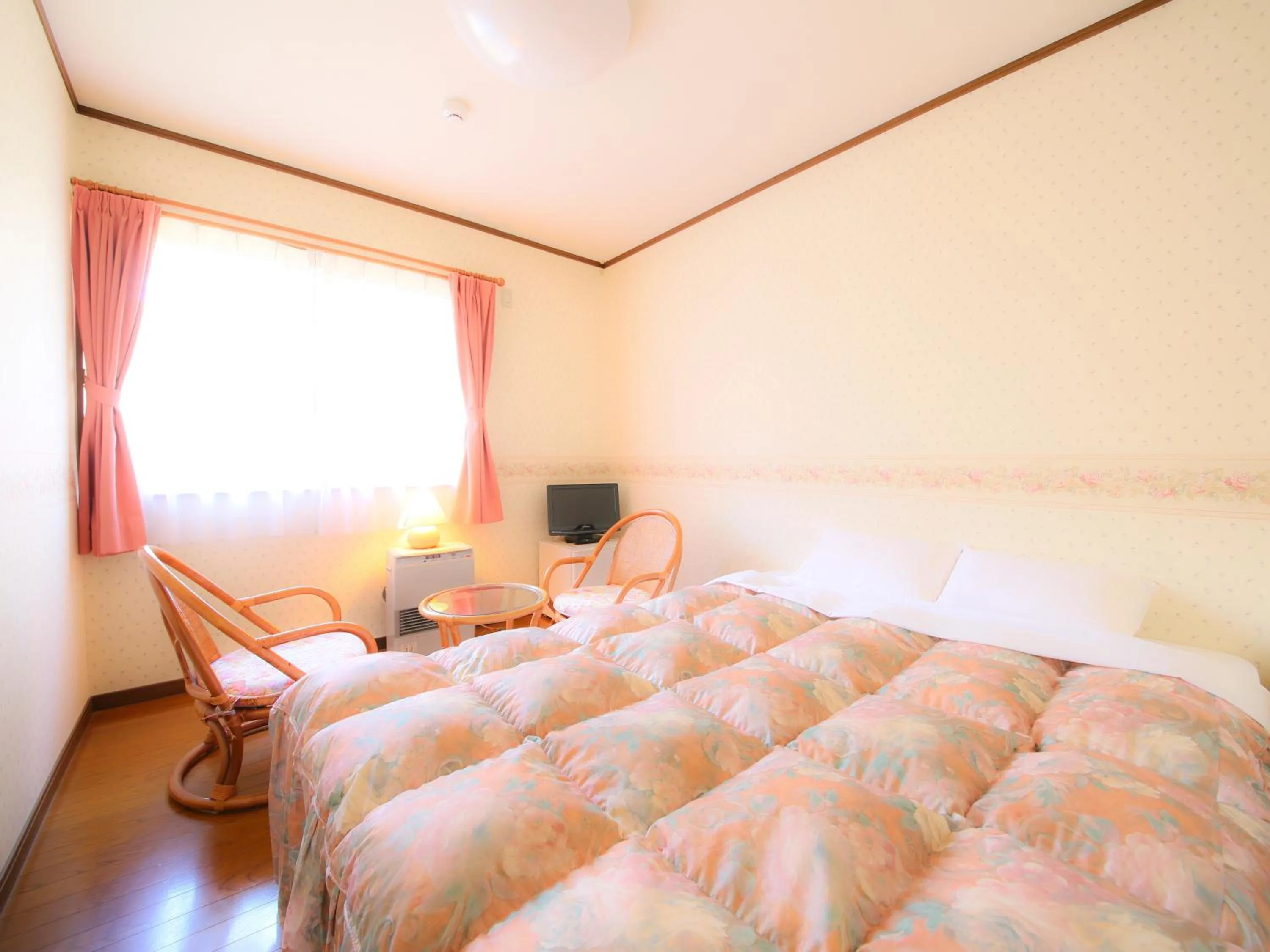 Shower, Bed in Anise Garden