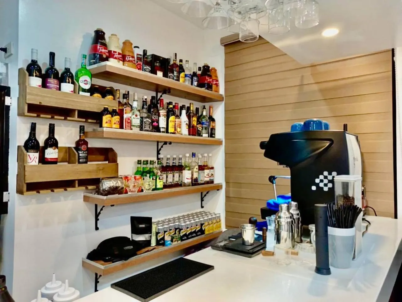 Restaurant/places to eat in Marketpoint Hotel