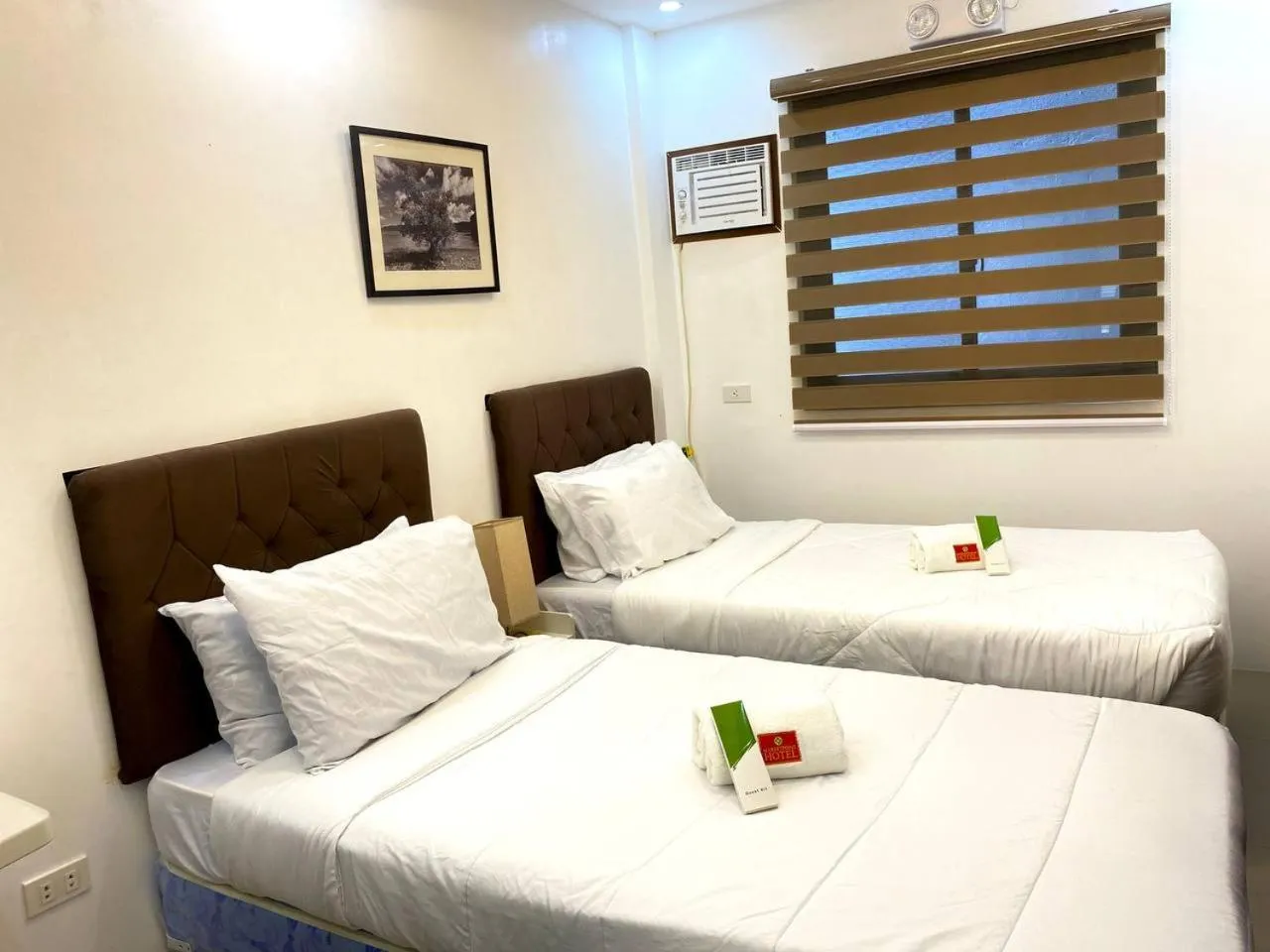 Bedroom in Marketpoint Hotel