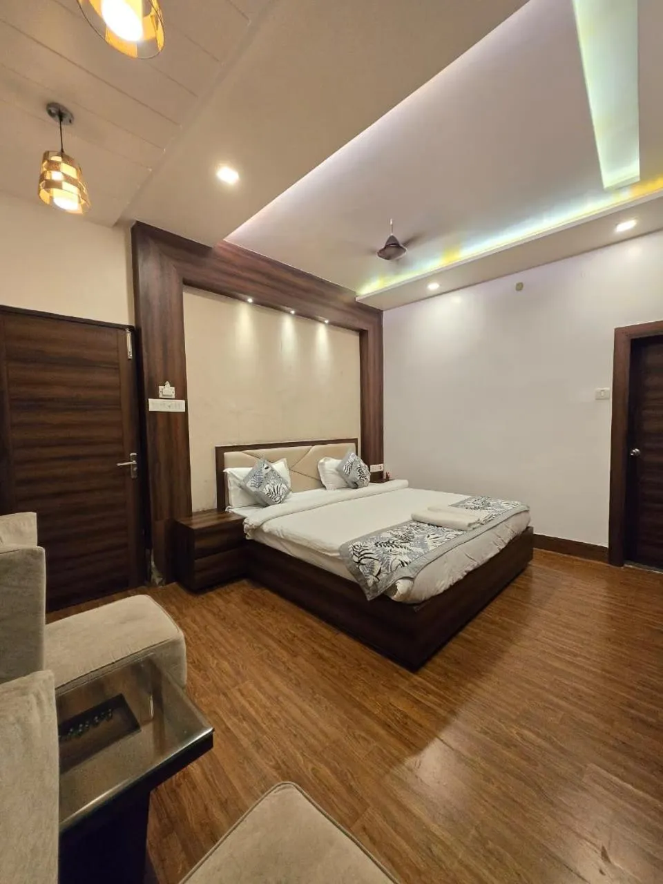 Bed in A Palace on River ( Rashmi Guest House )