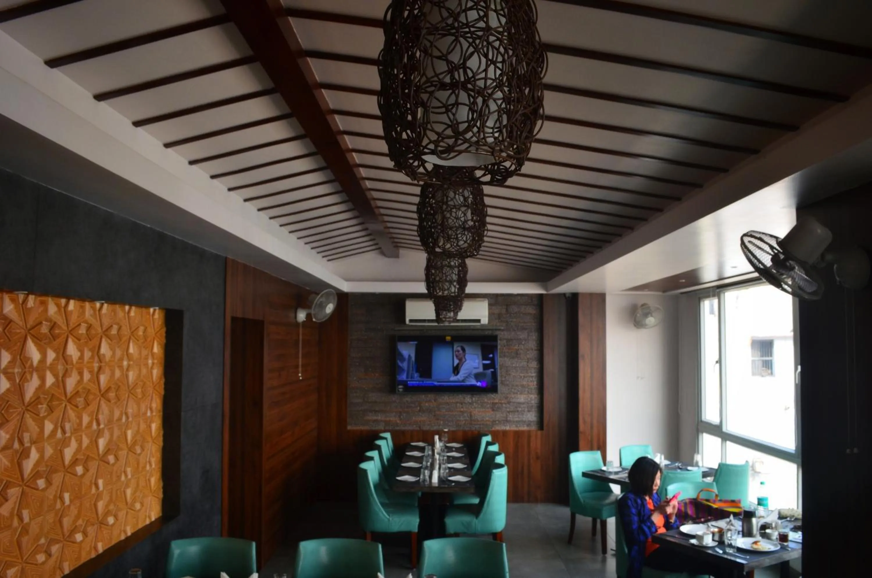 Breakfast in A Palace on River ( Rashmi Guest House )