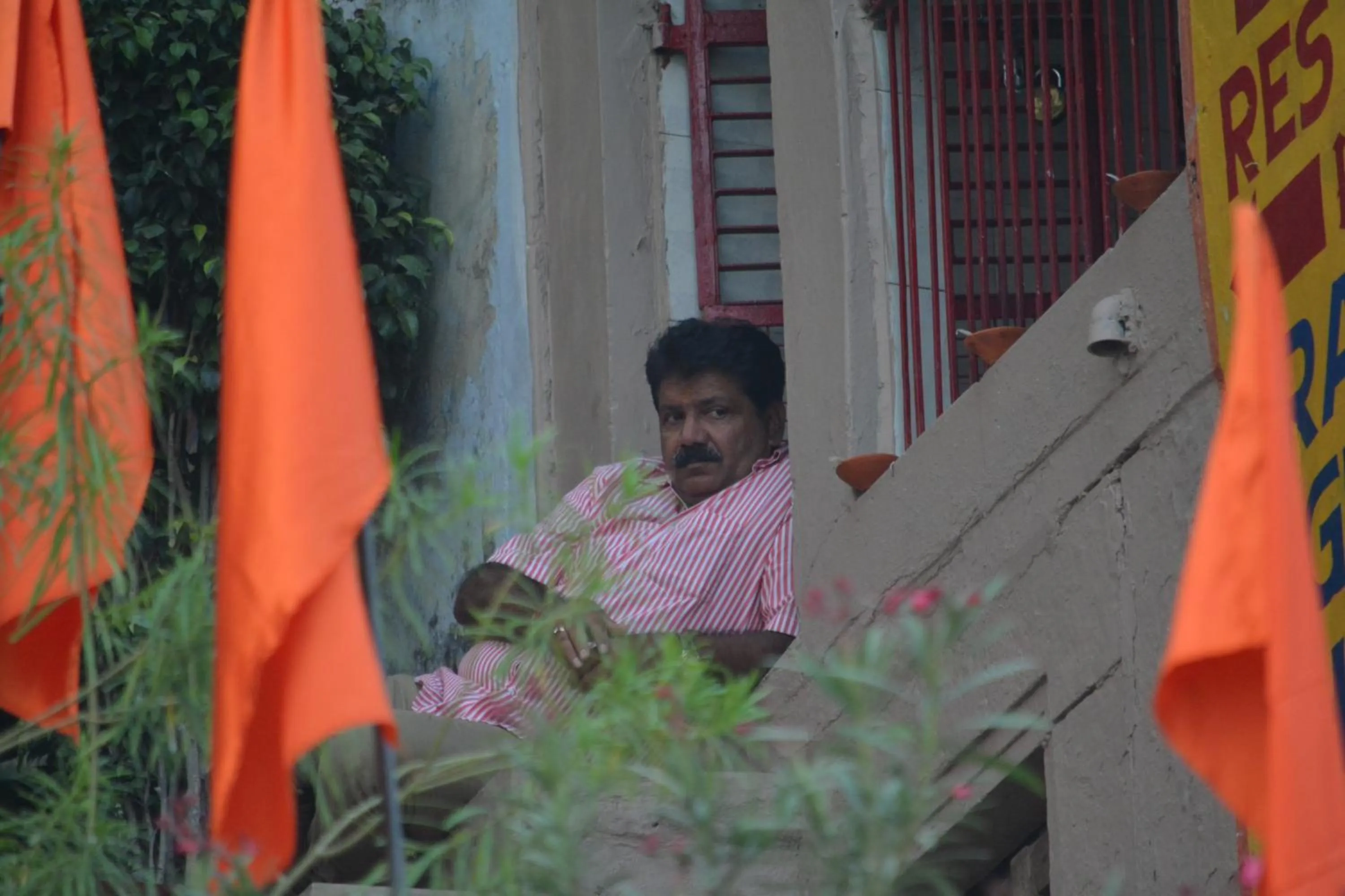 People in A Palace on River ( Rashmi Guest House )