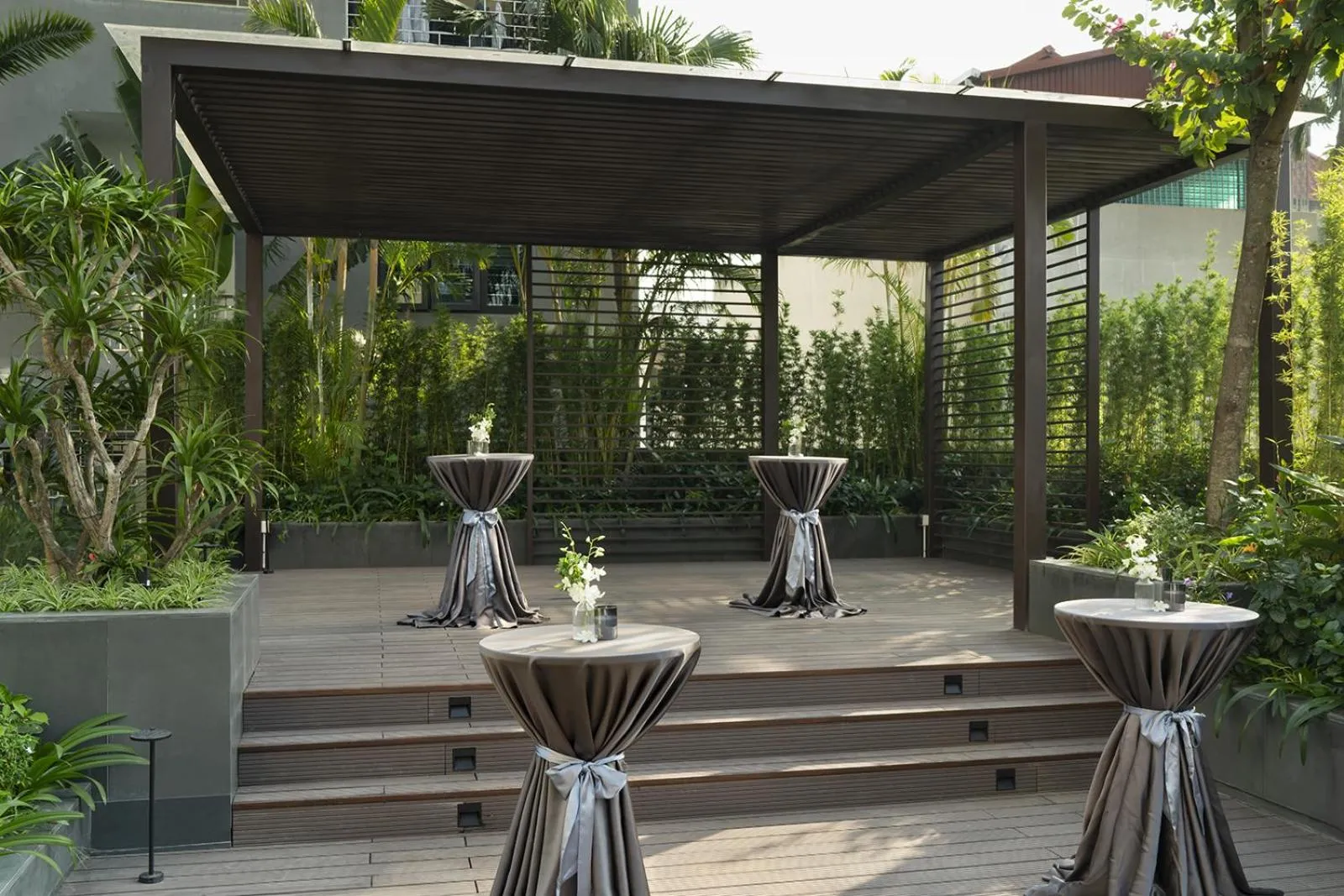 Balcony/Terrace in Modena by Fraser Vinh Yen