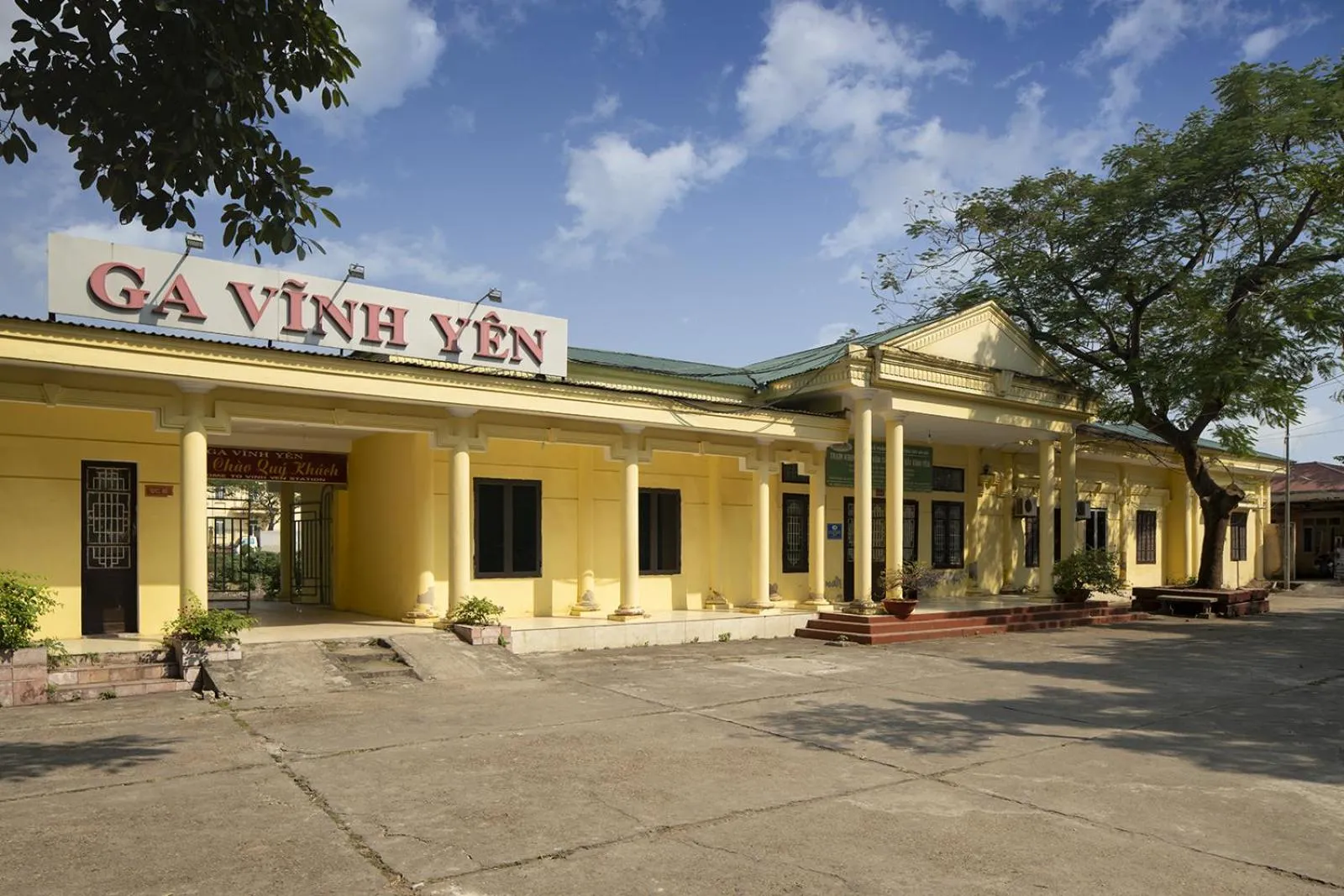 Neighbourhood in Modena by Fraser Vinh Yen