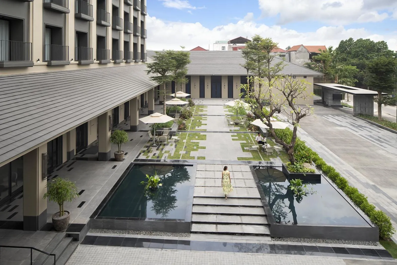 Balcony/Terrace in Modena by Fraser Vinh Yen