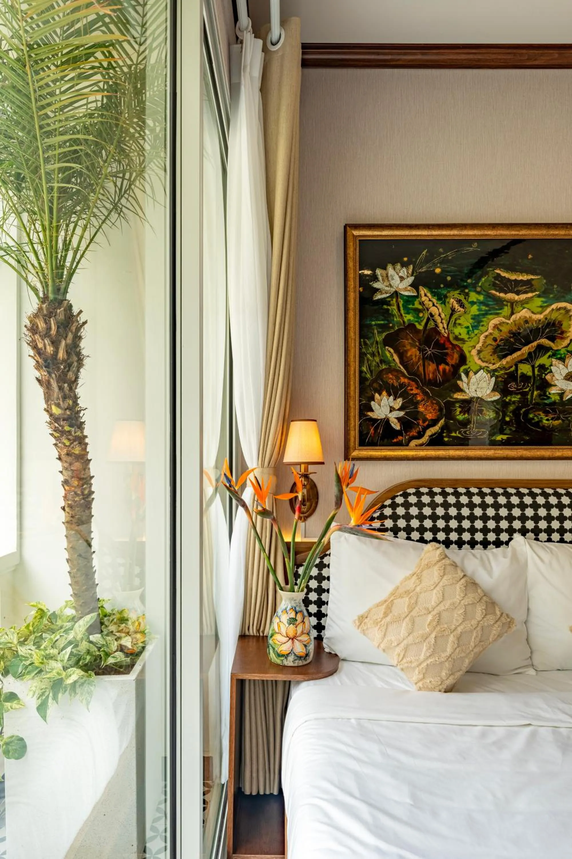 Bed in White Lotus - Heritage Hotel