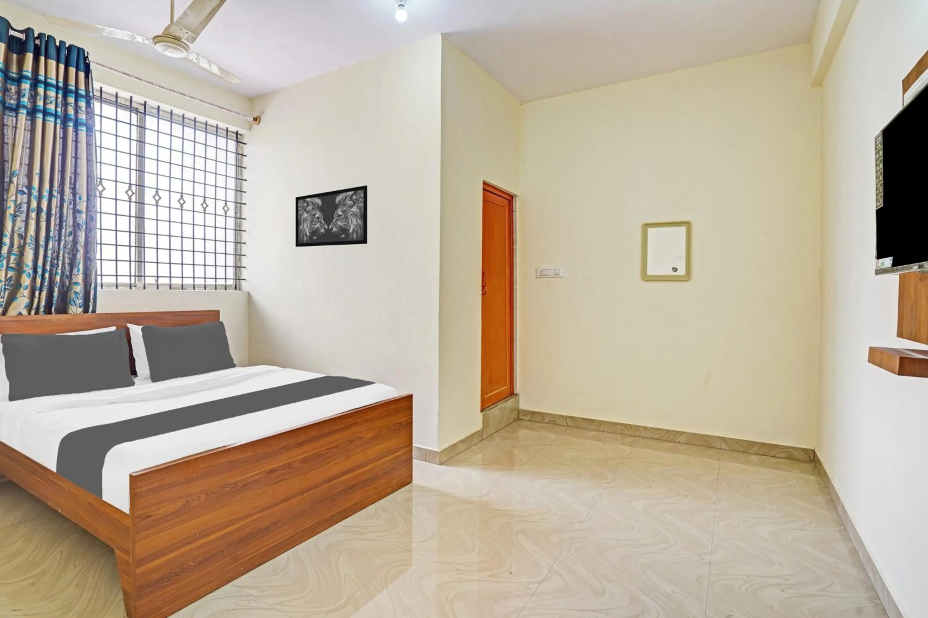 Bedroom, Bed in Super Hotel O SV LODGE