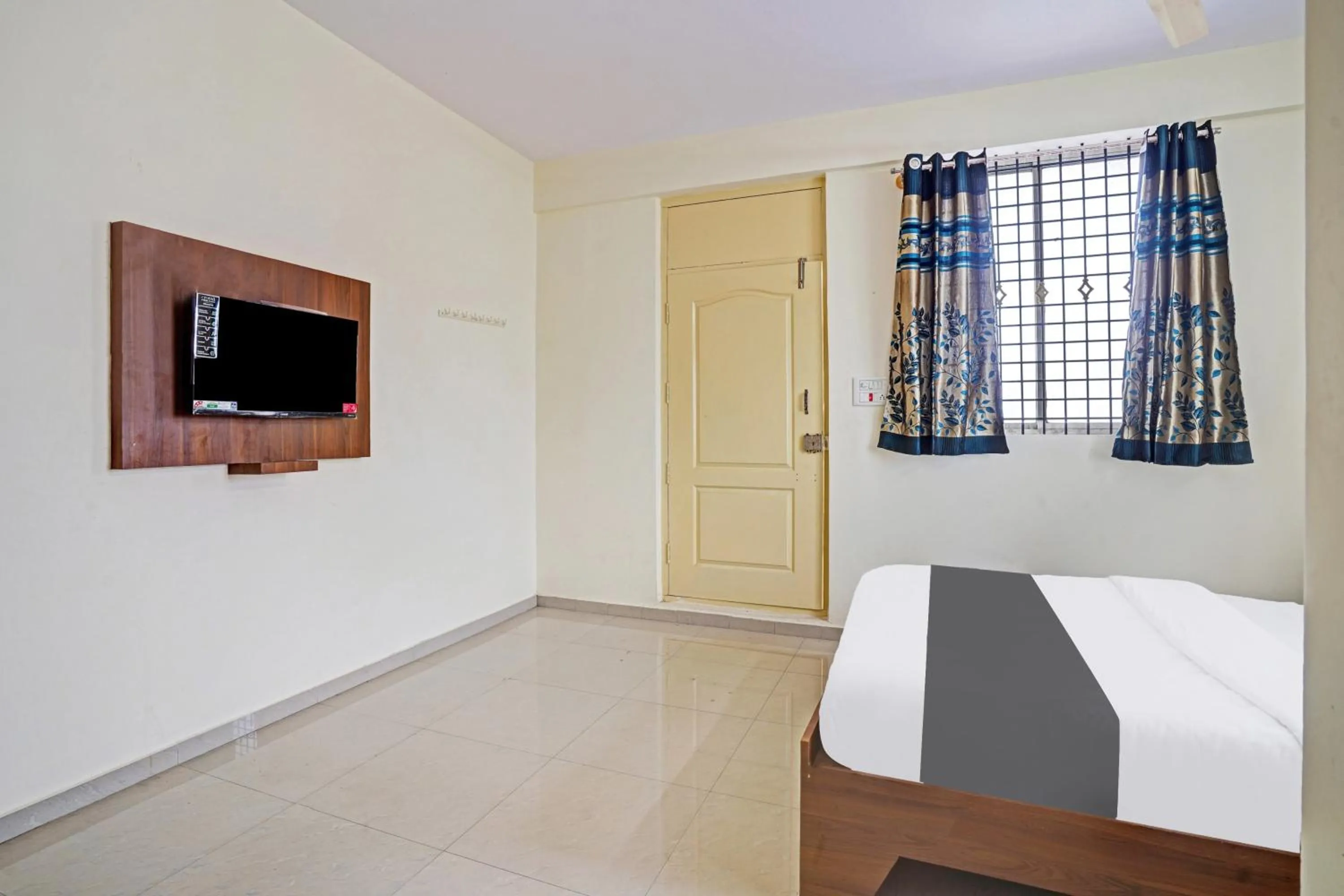 Bedroom, Bed in Super Hotel O SV LODGE