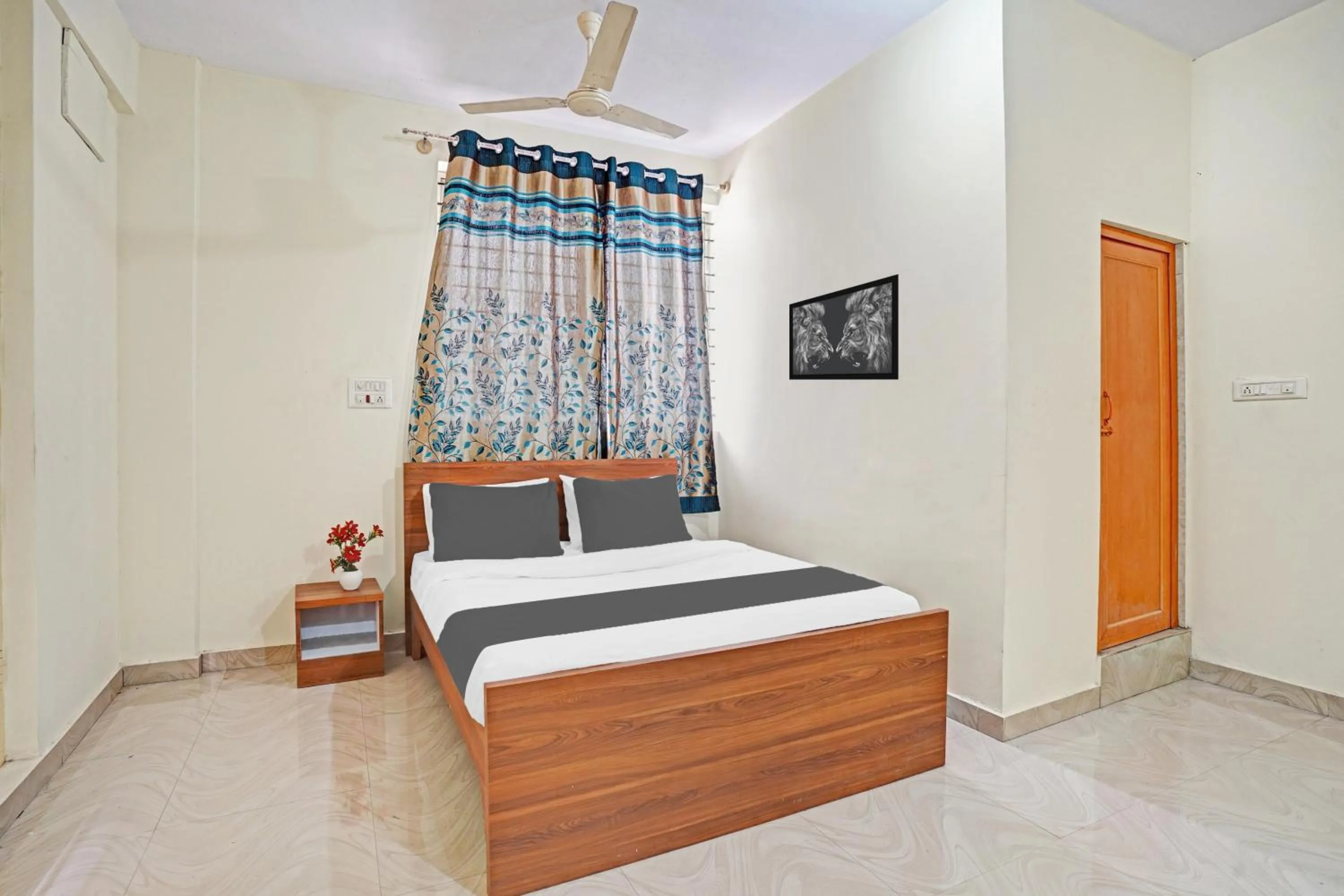 Bedroom, Bed in Super Hotel O SV LODGE