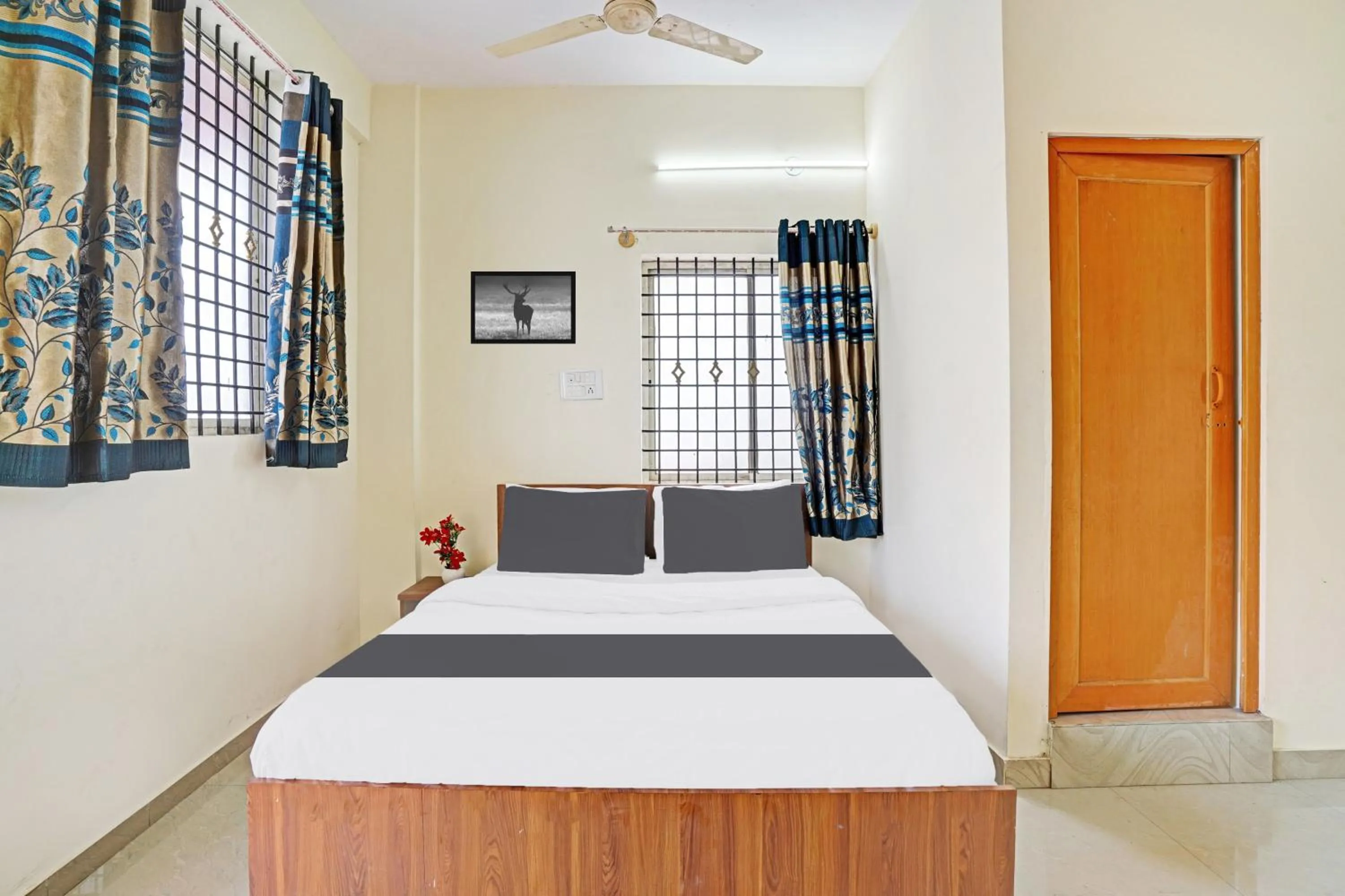 Bedroom, Bed in Super Hotel O SV LODGE