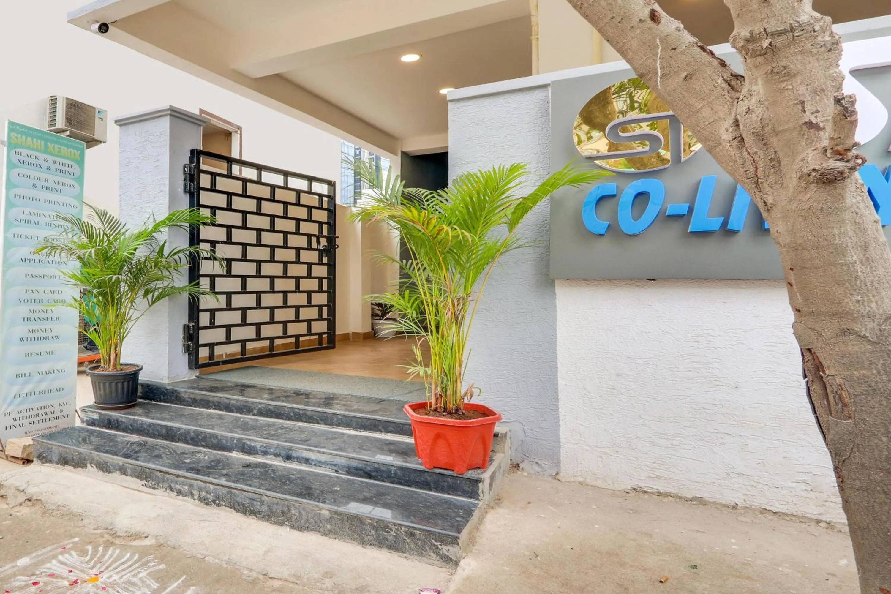 Facade/entrance in Hotel O by OYO Siri Inn guest house