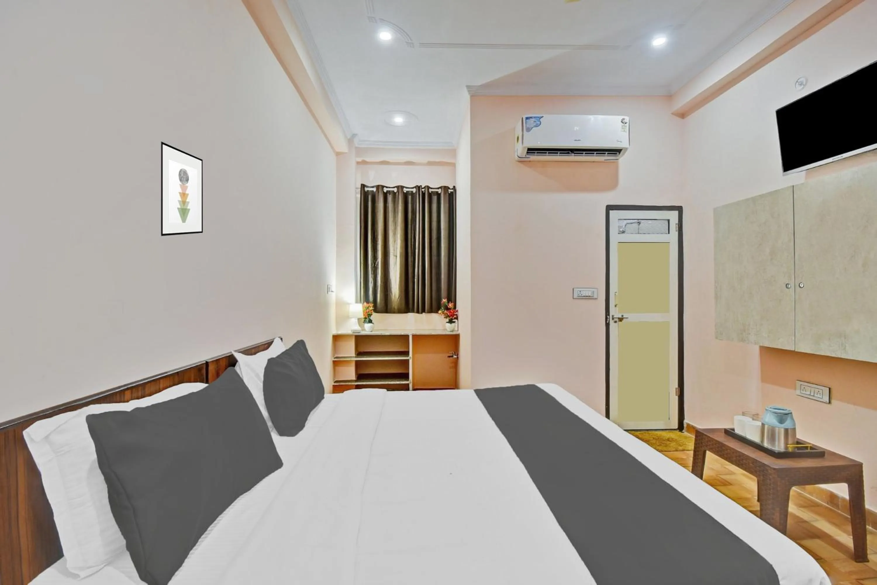 Bedroom, Bed in Hotel O HRD Guest House & Homestay
