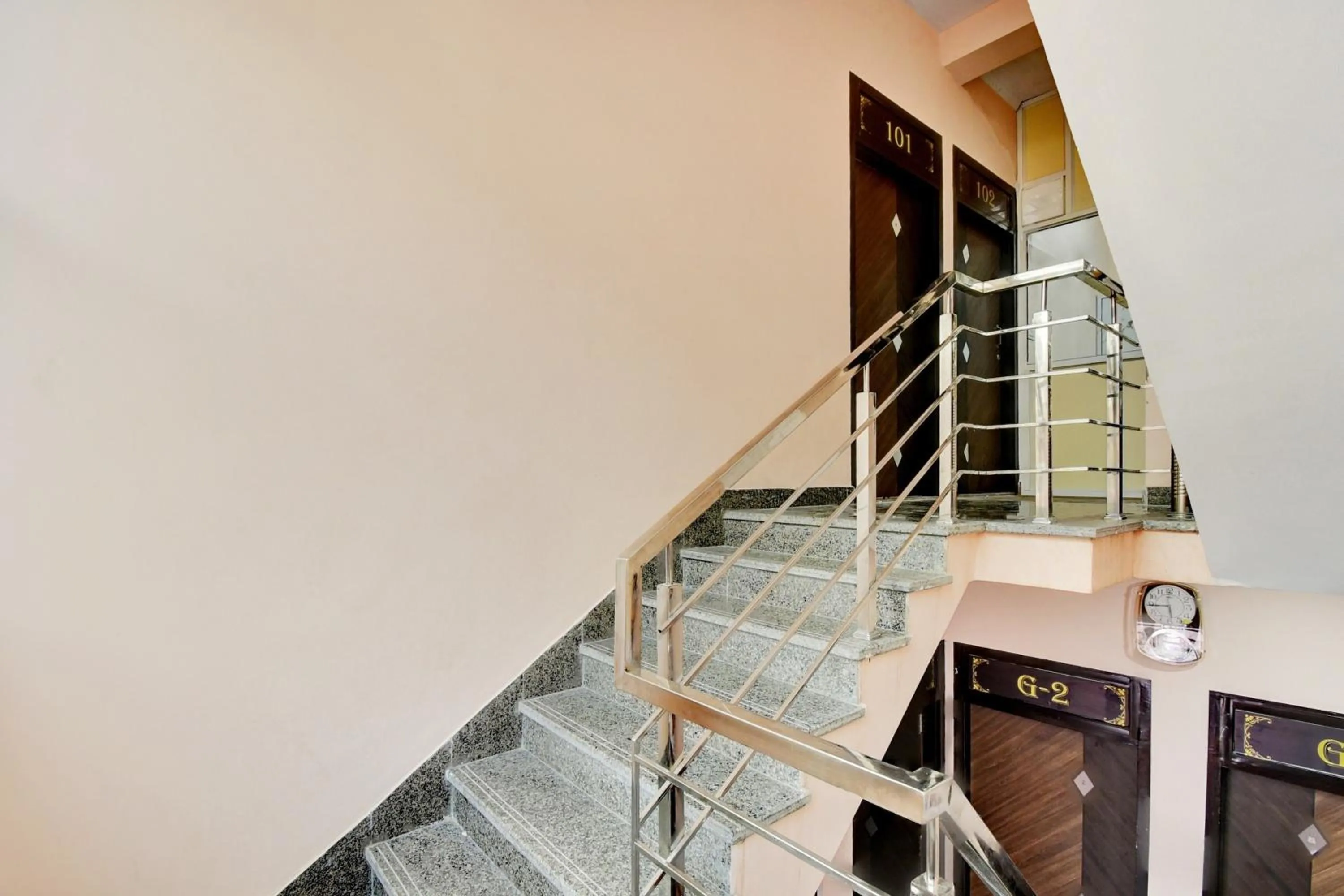 Lobby or reception in Hotel O HRD Guest House & Homestay