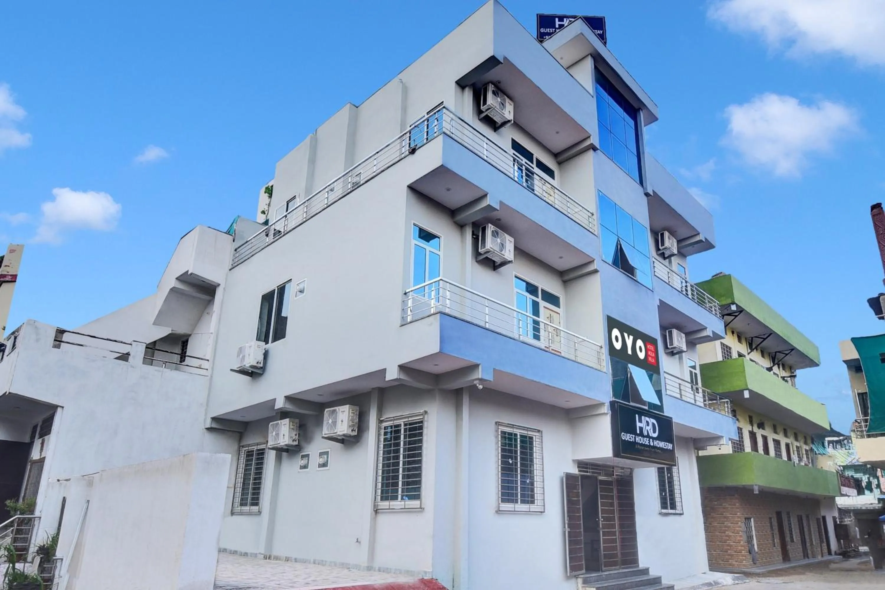 Facade/entrance in Hotel O HRD Guest House & Homestay