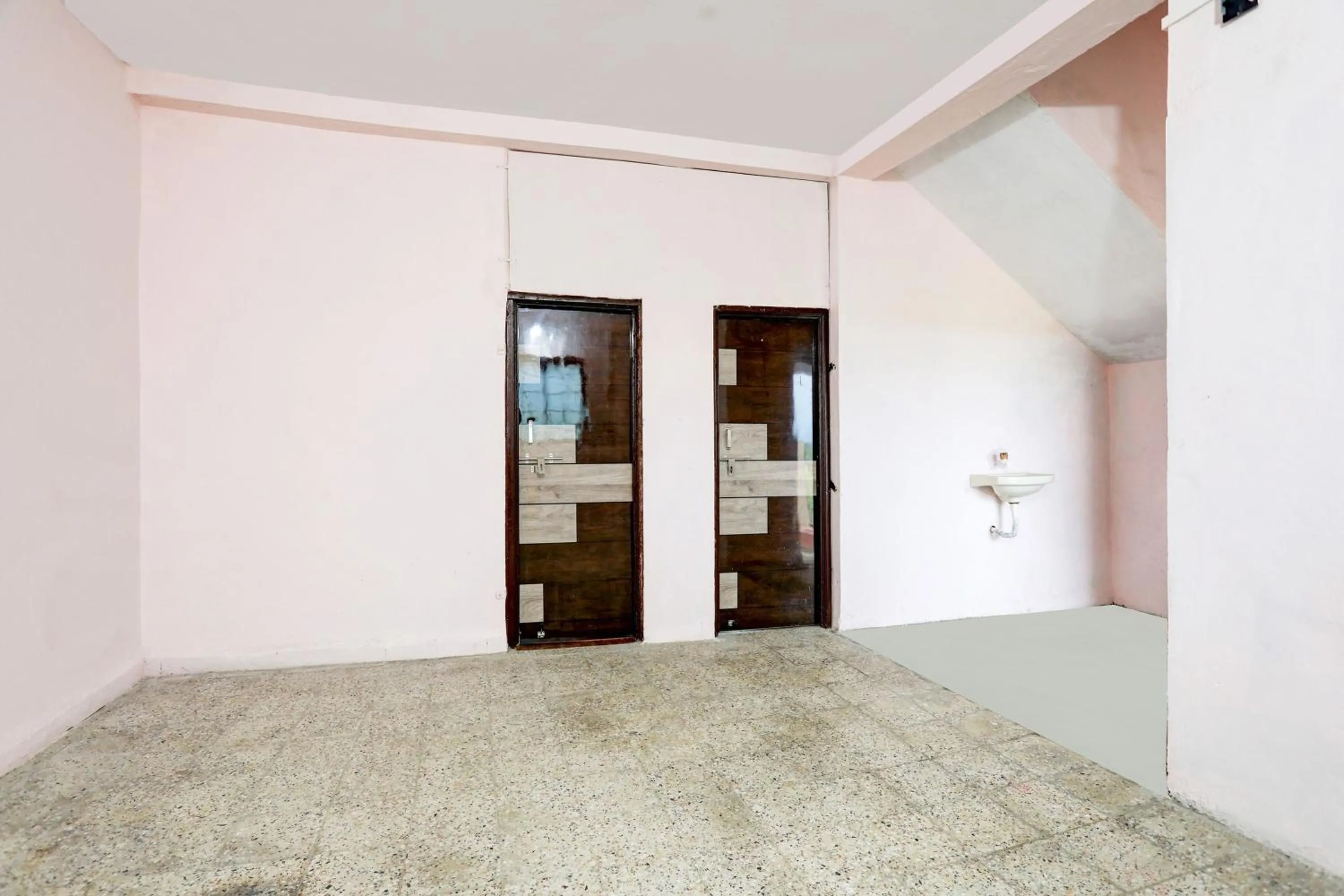 Lobby or reception in Hotel O HOME Hotel Crazy Inn