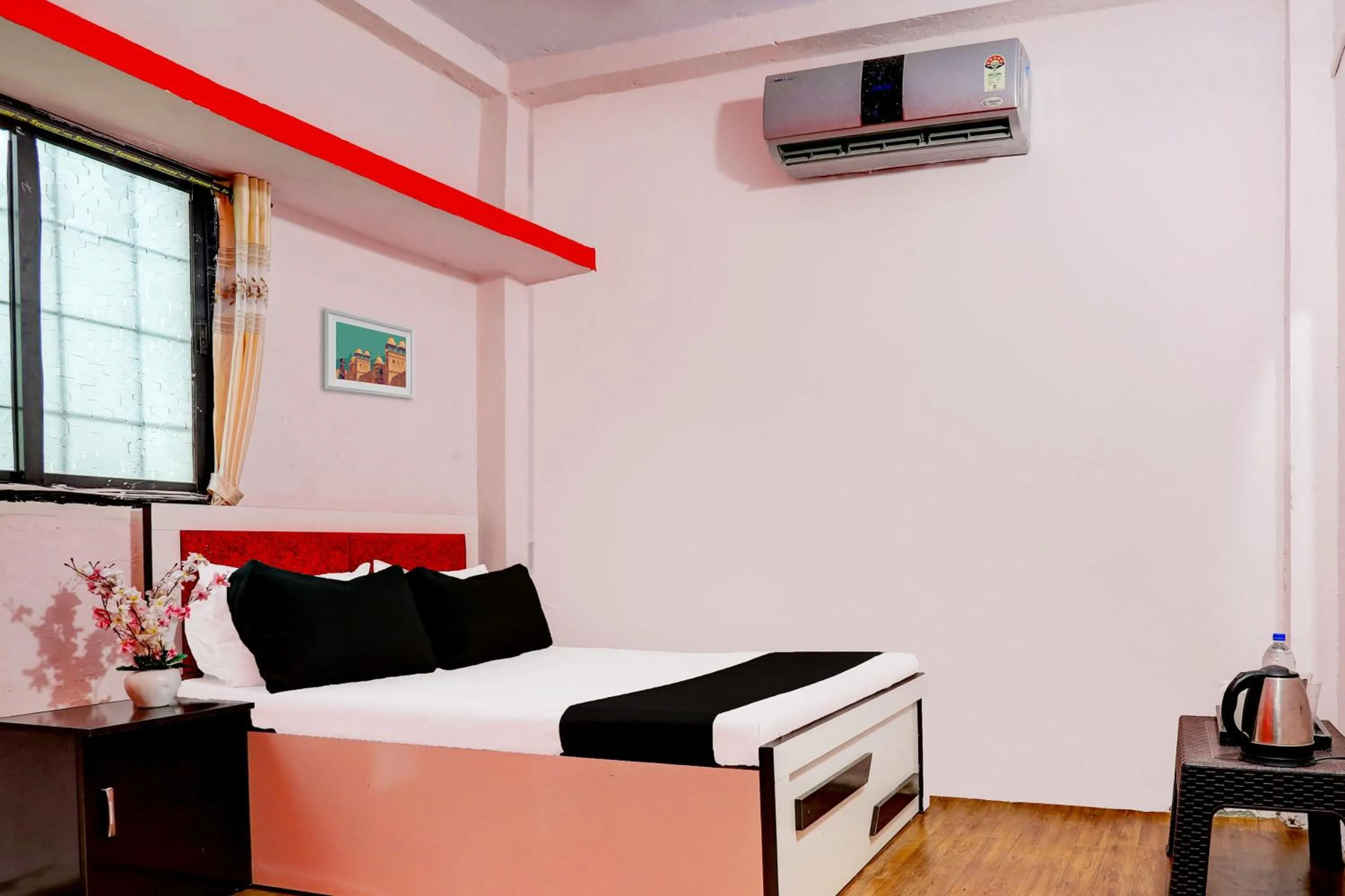 Bedroom, Bed in Hotel O HOME Hotel Crazy Inn