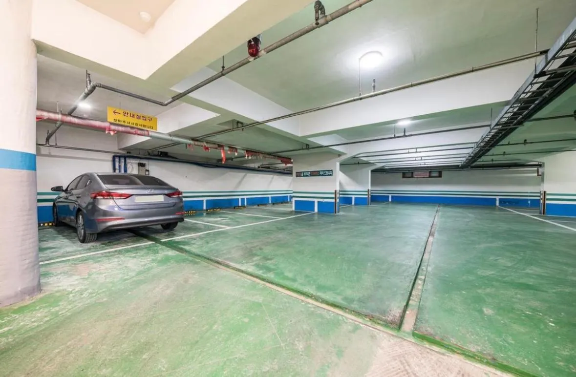 Parking in Songjeong Coco Hotel