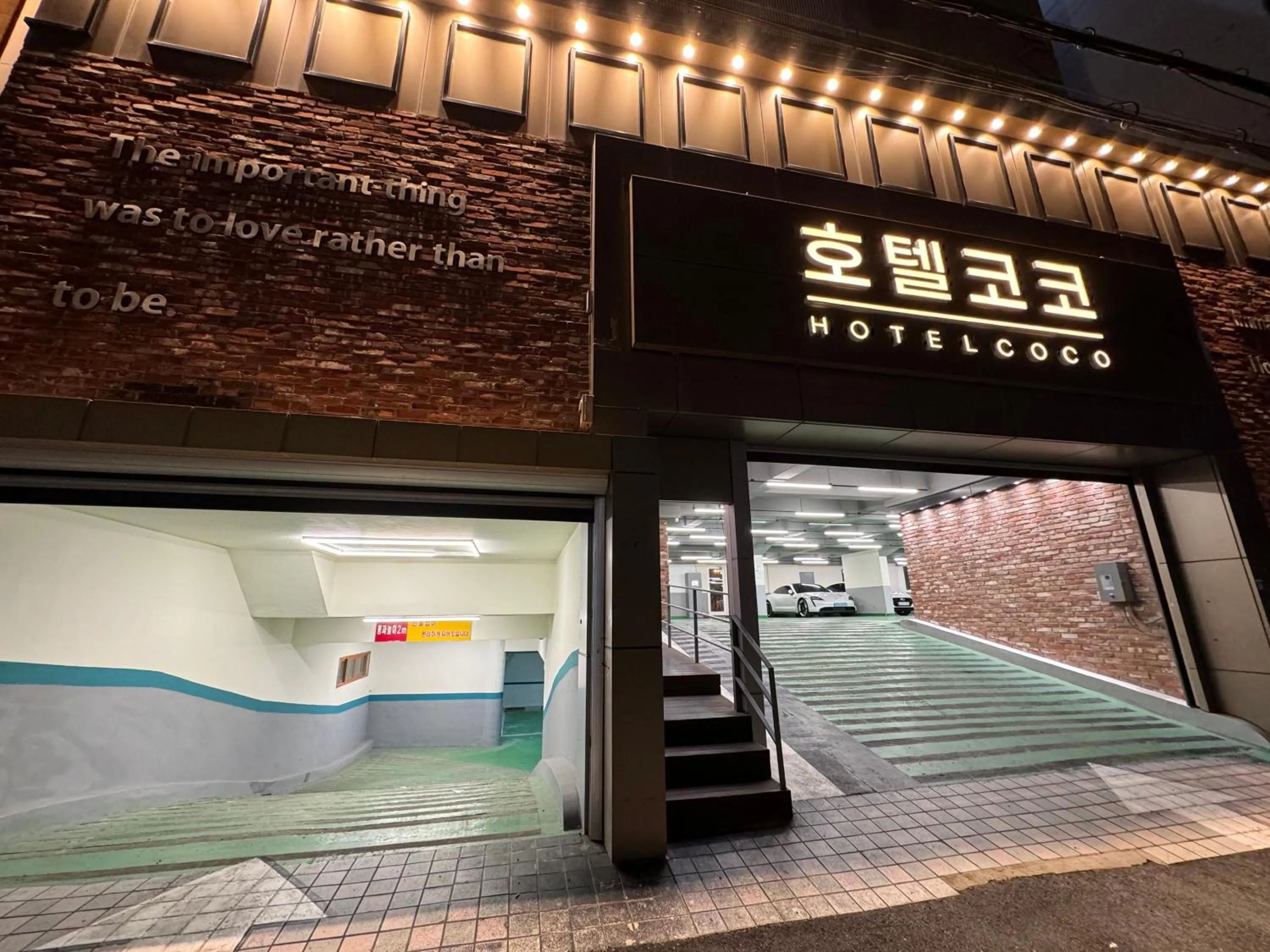 Property building in Songjeong Coco Hotel