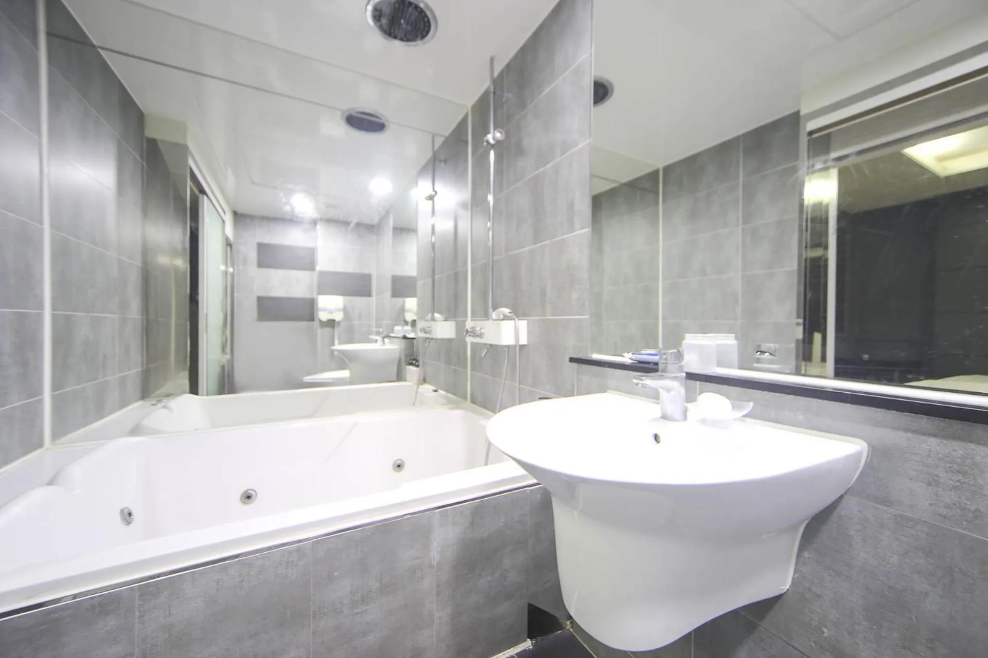 Songjeong Coco Hotel