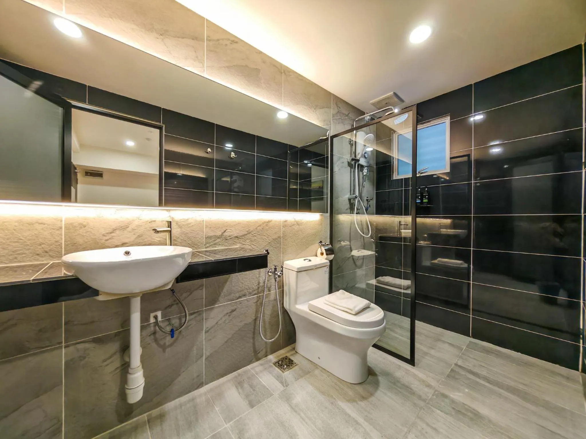 Shower in Merits Hotel Cameron Highlands