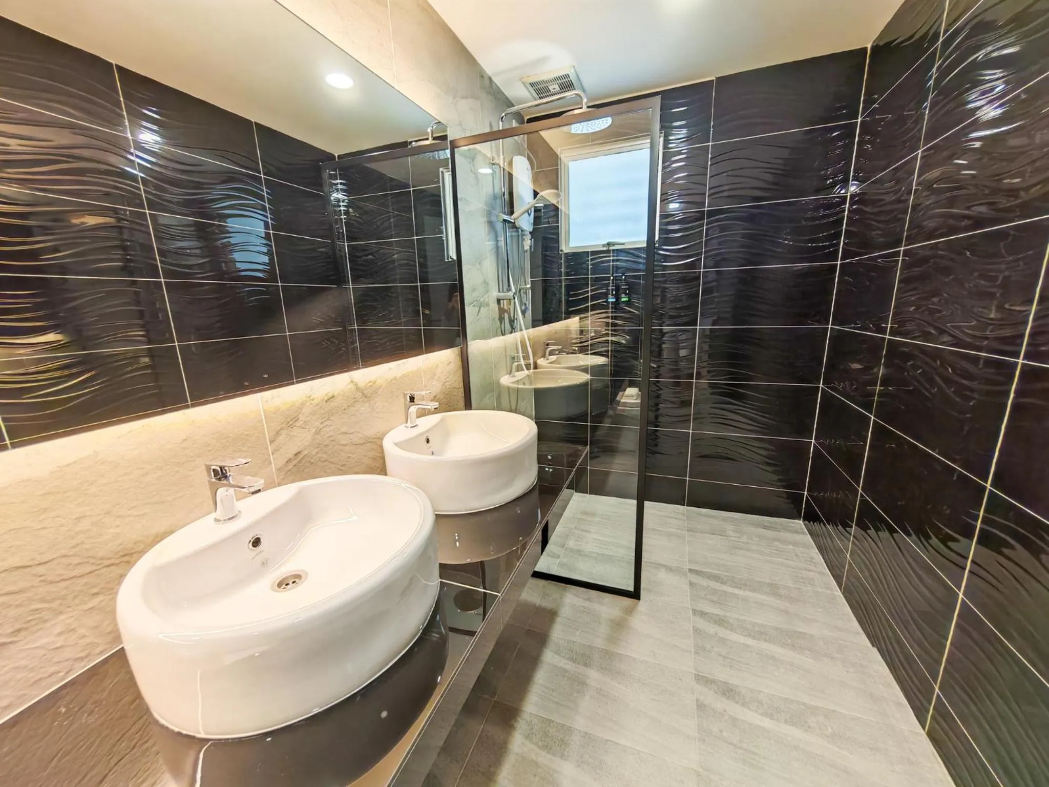 Shower in Merits Hotel Cameron Highlands