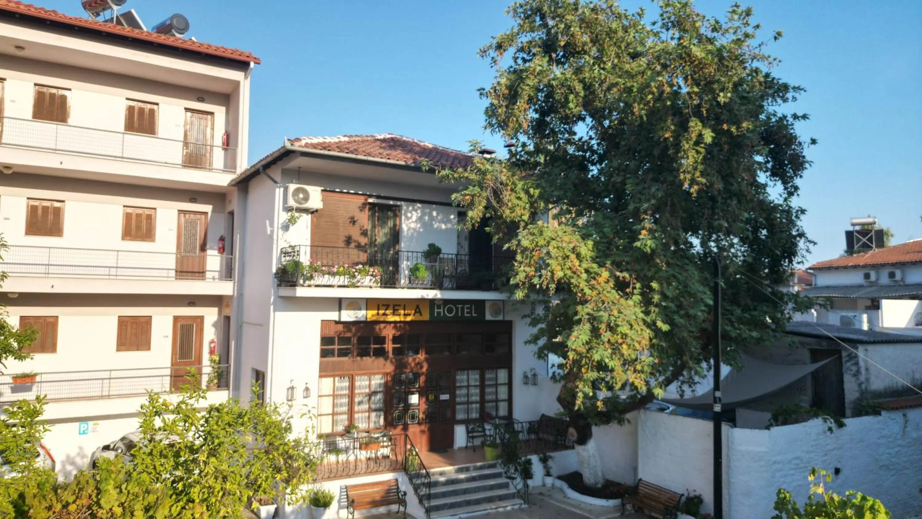 IZEΛA Hotel