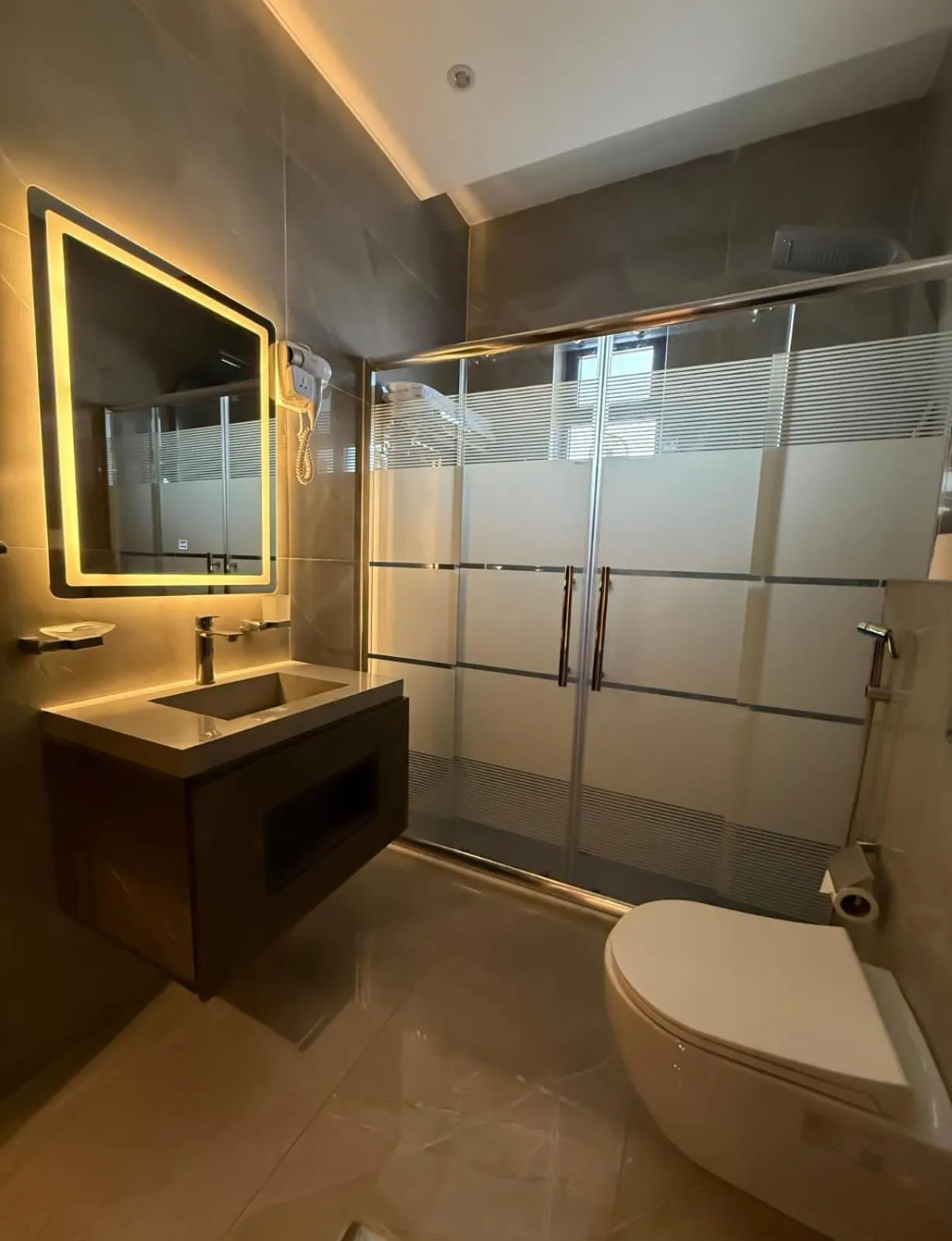 Shower in North paradise hotel