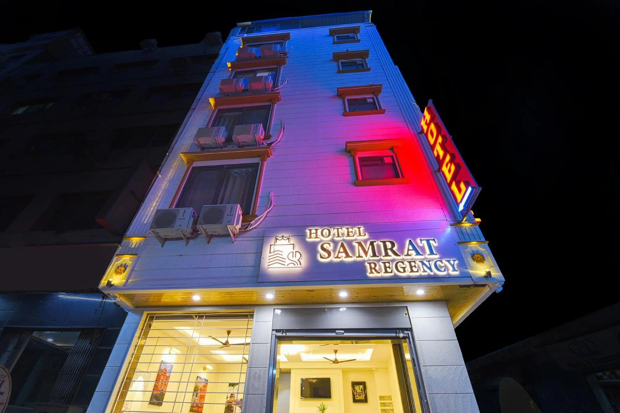 Facade/entrance in FabHotel Samrat Regency