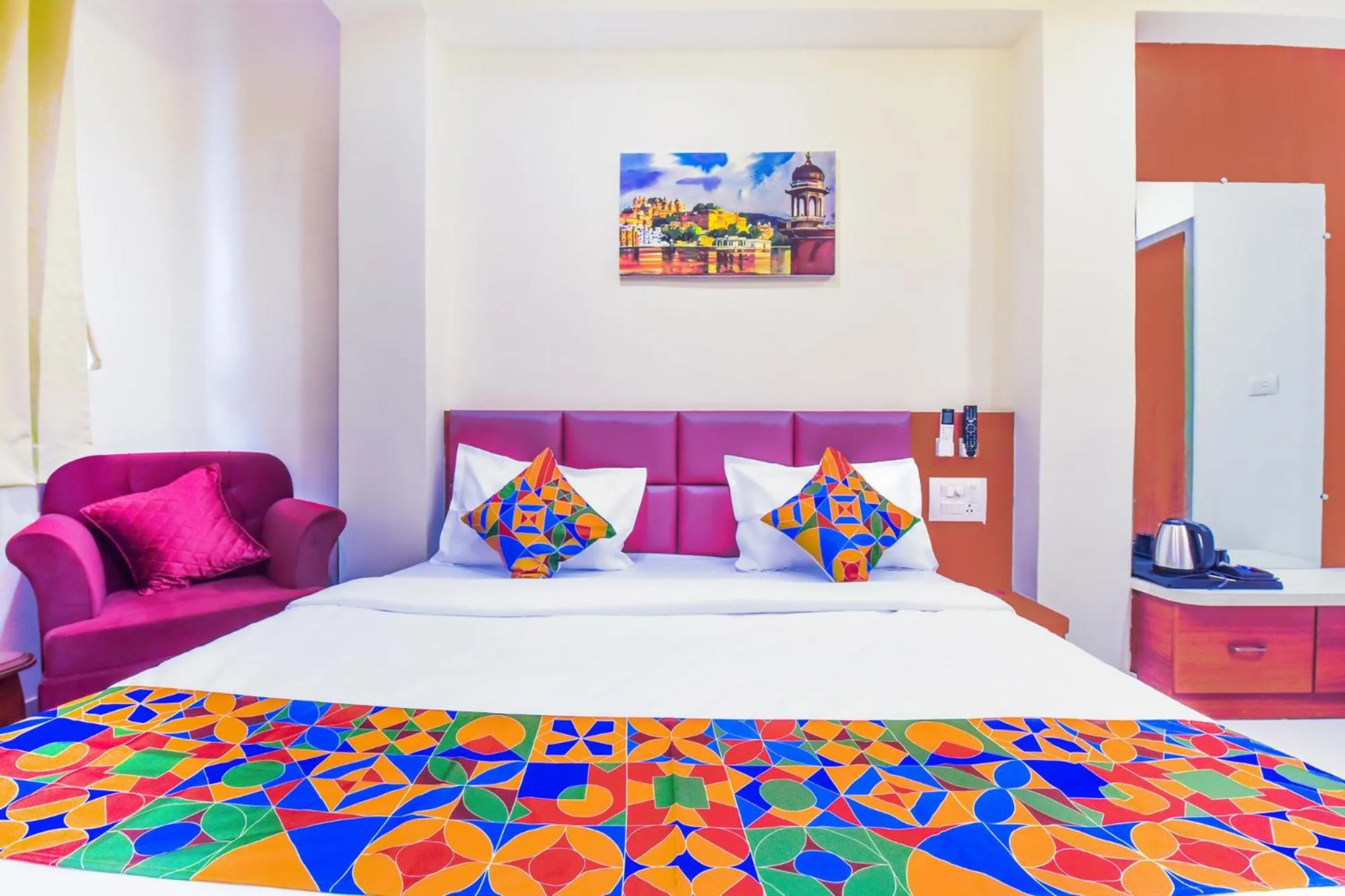 Bed in FabHotel Samrat Regency