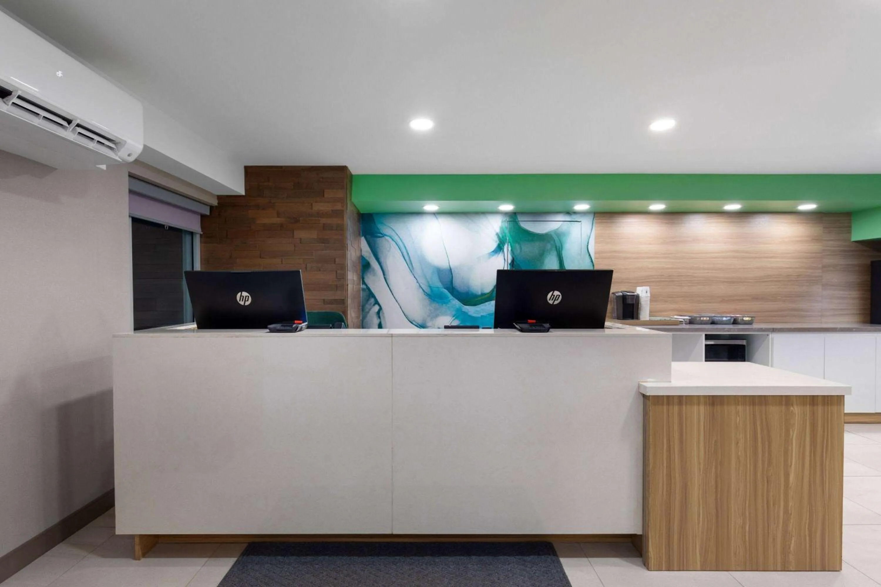 Lobby or reception in Wyndham Garden Louisville KY