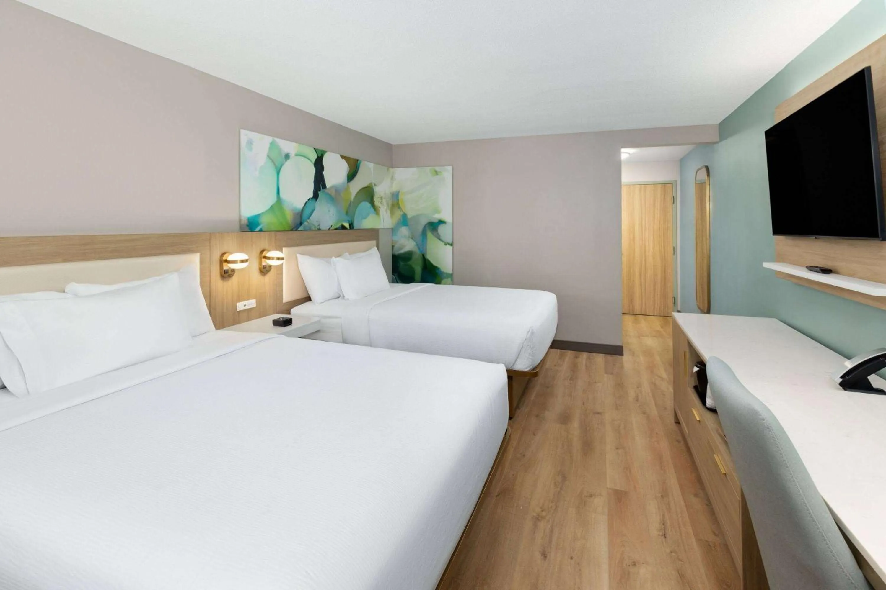 Photo of the whole room, Bed in Wyndham Garden Louisville KY