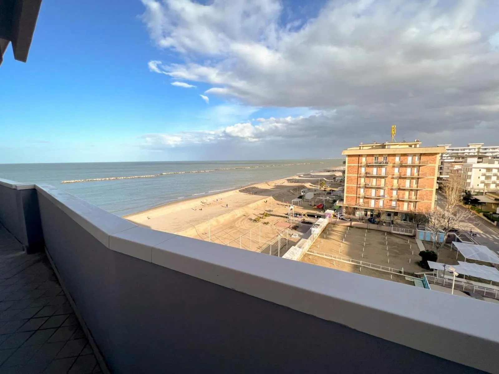 Property building in 19 Igea Marina Bilocale sul mare