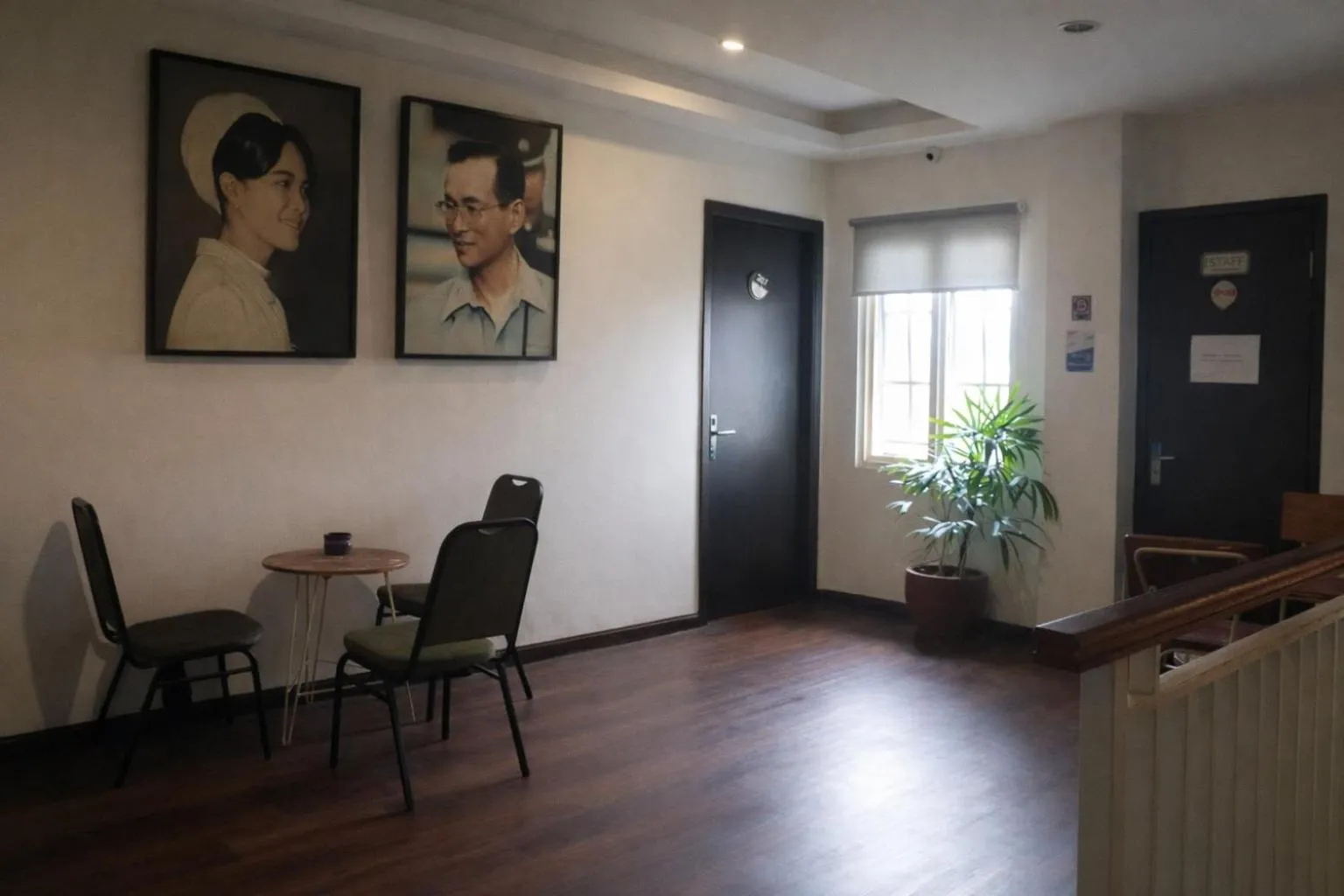 Front One Boutique Tugu Muda Semarang