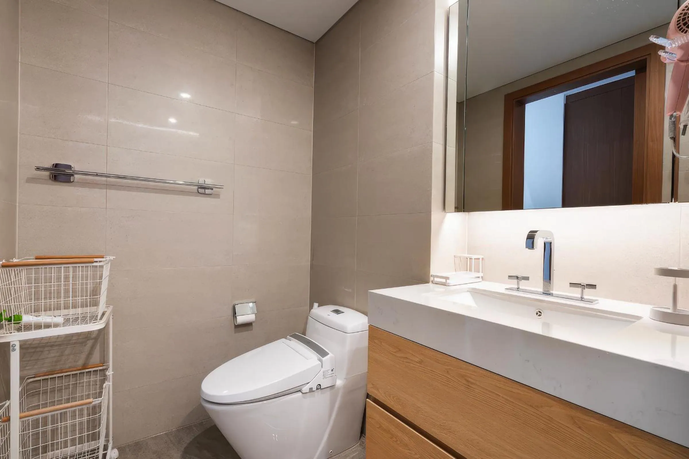 Shower in Empire City Thủ Thiêm D2