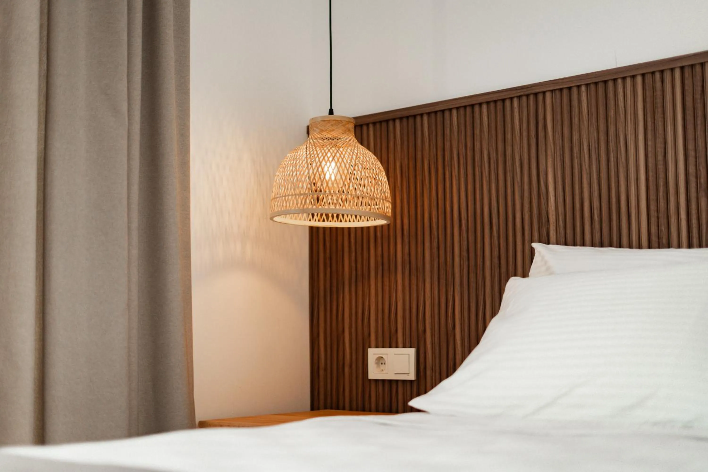 Toilet, Bed in Rodones 1924