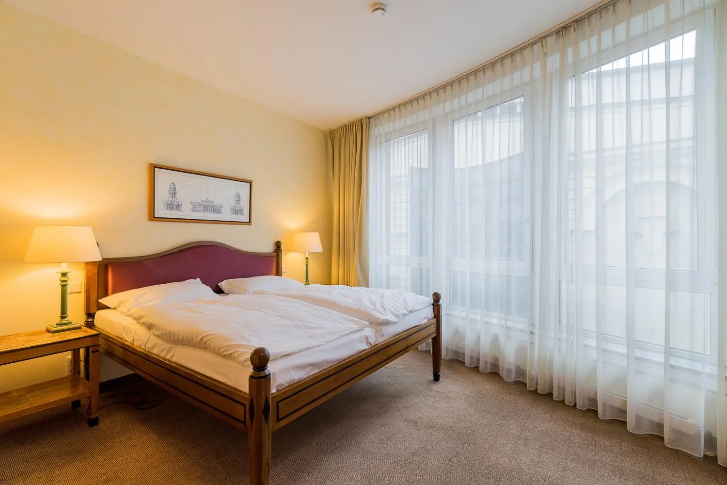 Bed in Apartmenthaus Berlin Mitte