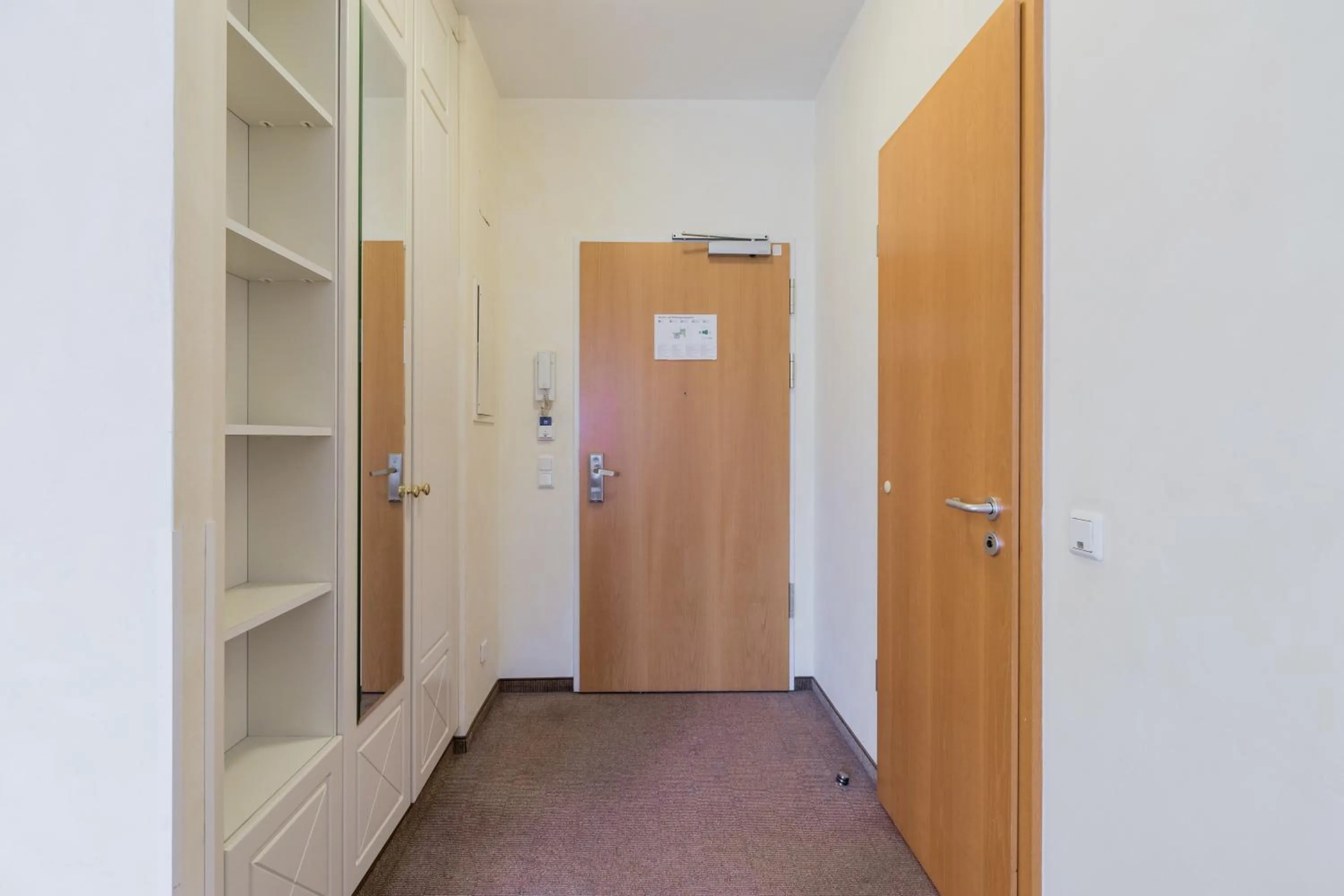 wardrobe in Apartmenthaus Berlin Mitte