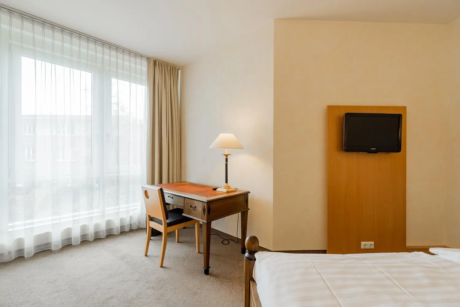 TV and multimedia, Bed in Apartmenthaus Berlin Mitte