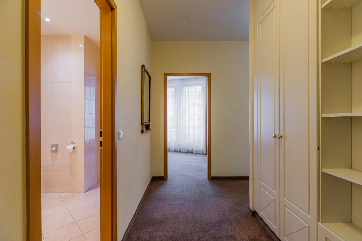 wardrobe in Apartmenthaus Berlin Mitte