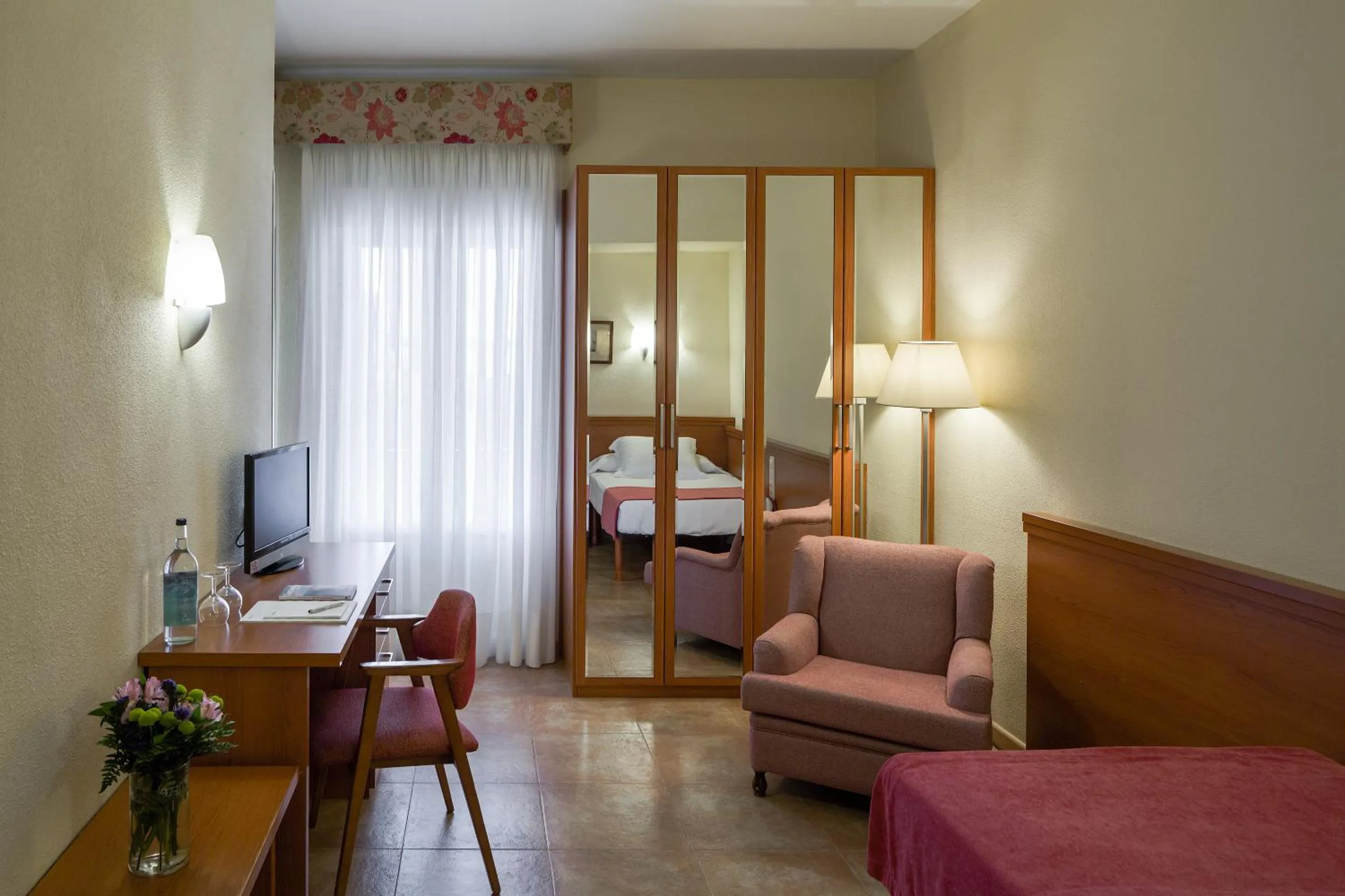 Bedroom, Bed in Balneario de Fitero - Hotel Bécquer