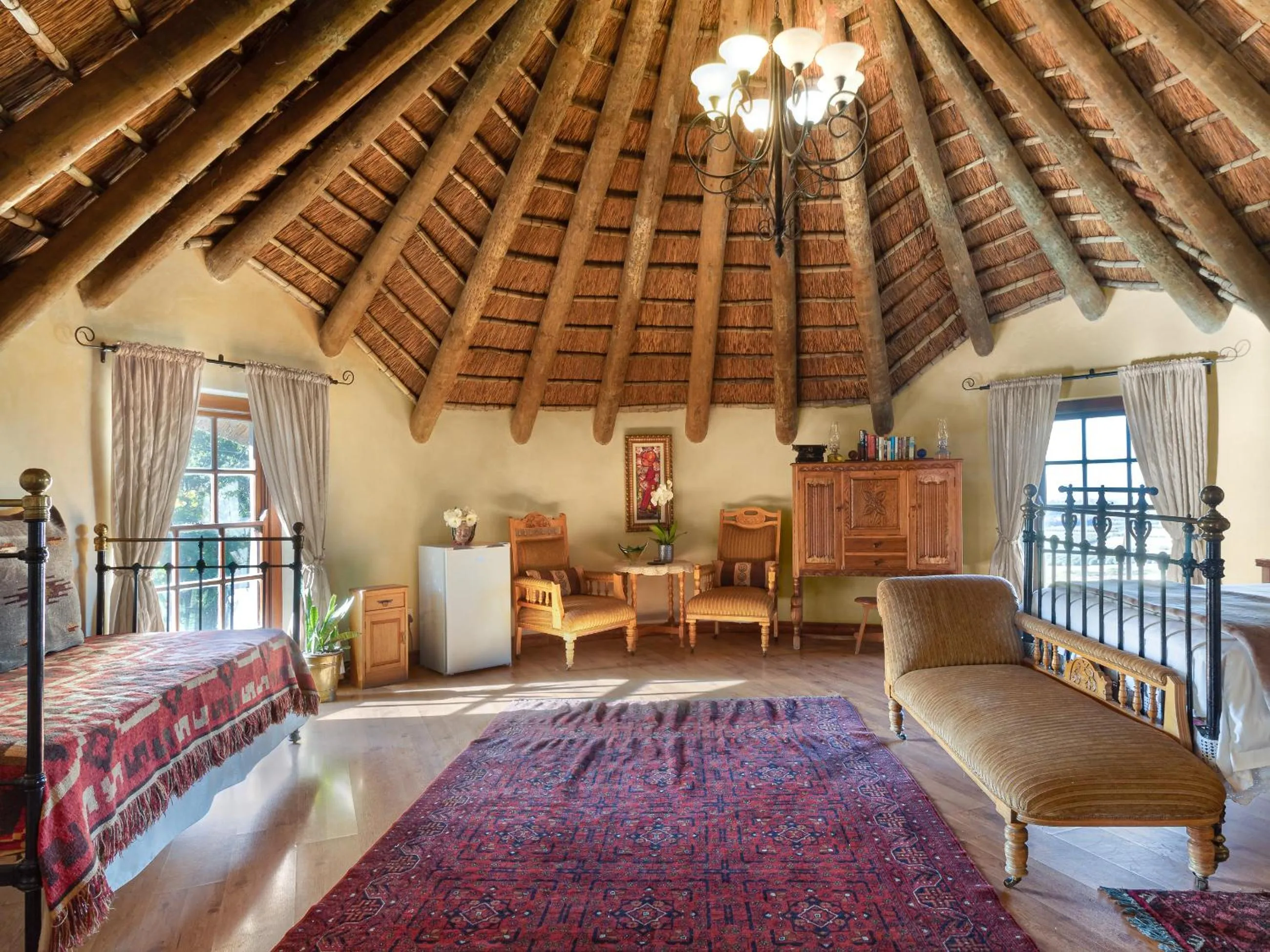 Photo of the whole room in Mountain Manor