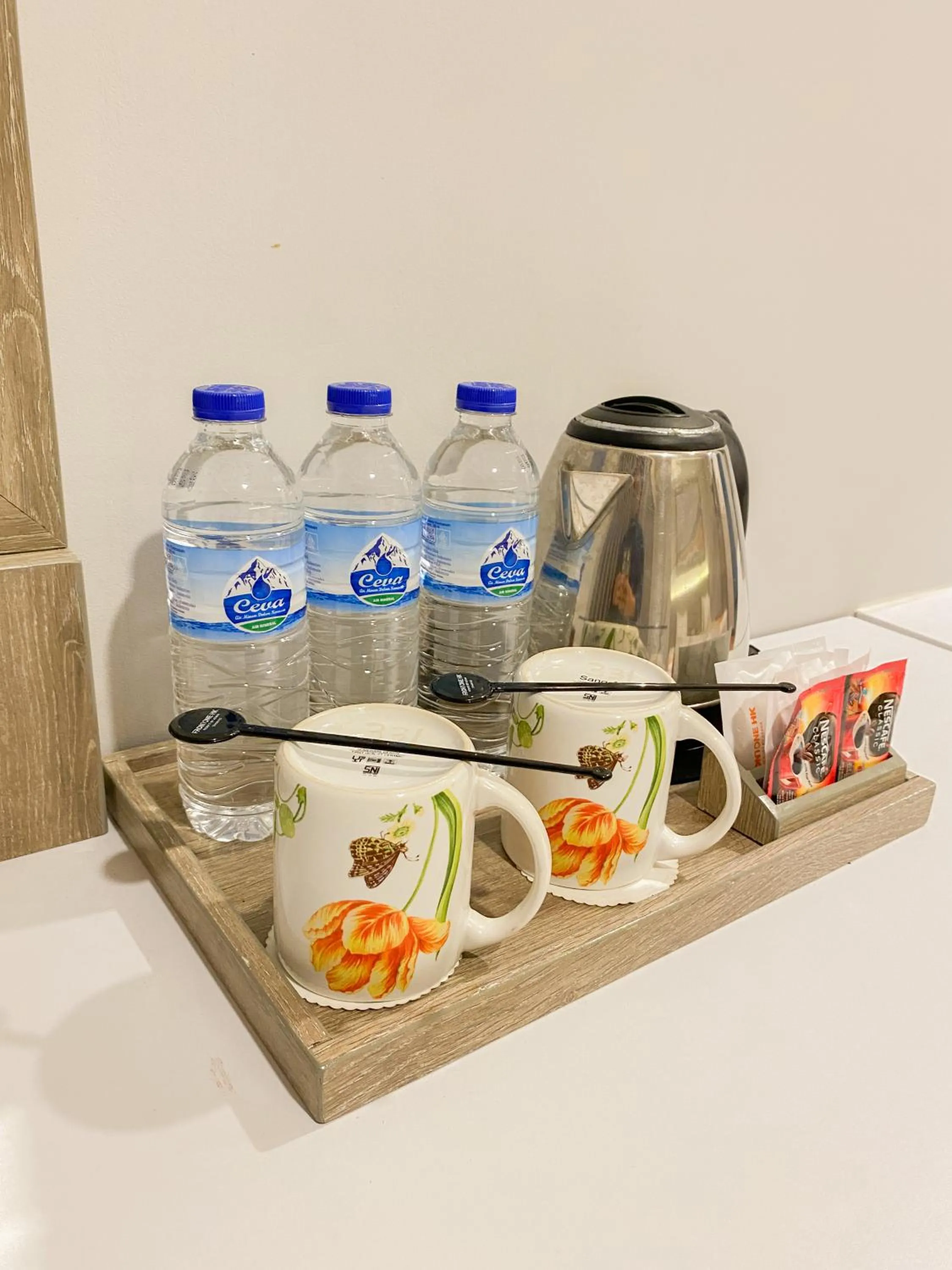 Coffee/tea facilities in Front One HK Resort Simpang Lima