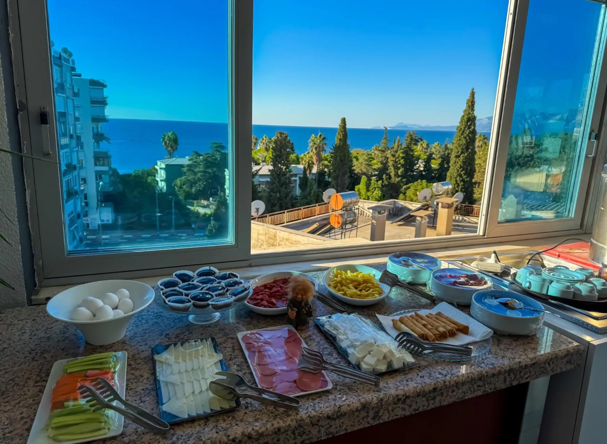 Buffet breakfast in Deluxe Ersoy Hotel