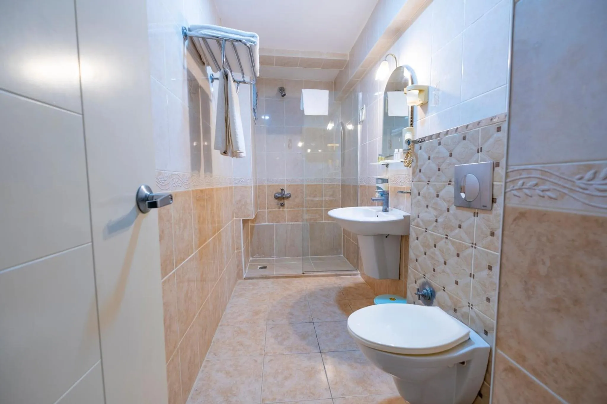 Shower in Deluxe Ersoy Hotel