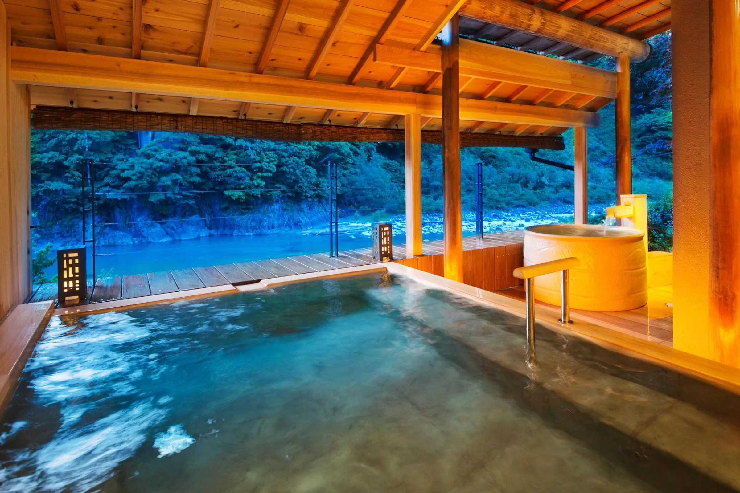 Hot Spring Bath in Kurobe UnazukiOnsen Togen