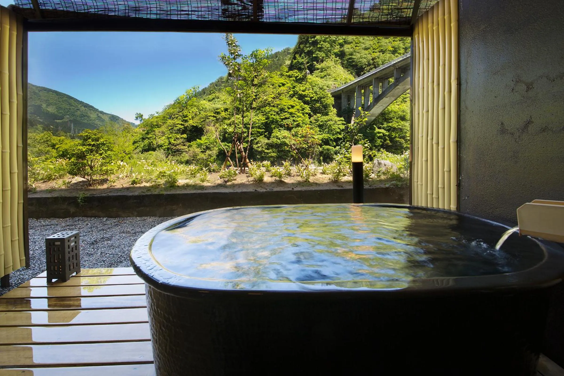 Hot Tub in Kurobe UnazukiOnsen Togen
