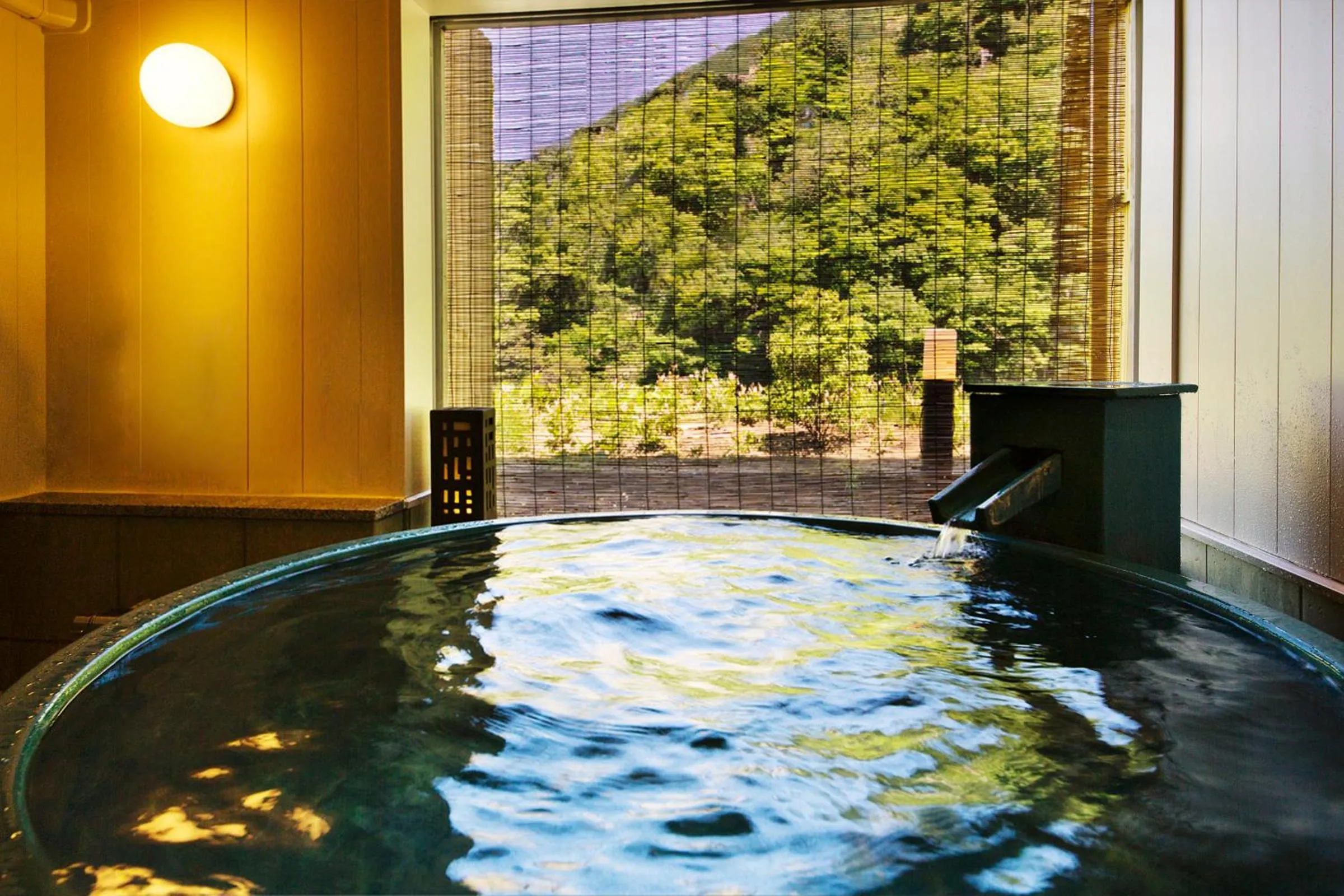 Hot Tub in Kurobe UnazukiOnsen Togen