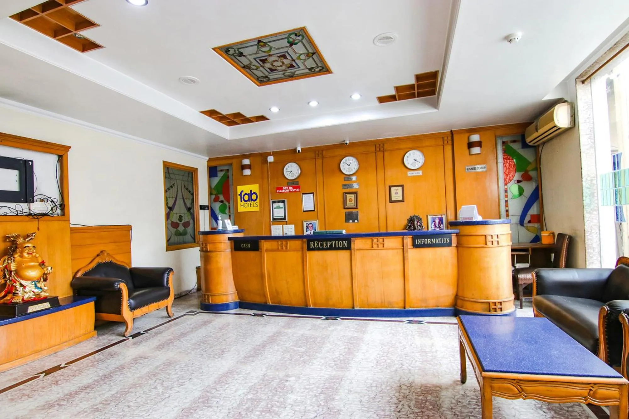Lobby or reception in FabHotel CS Jalandhar